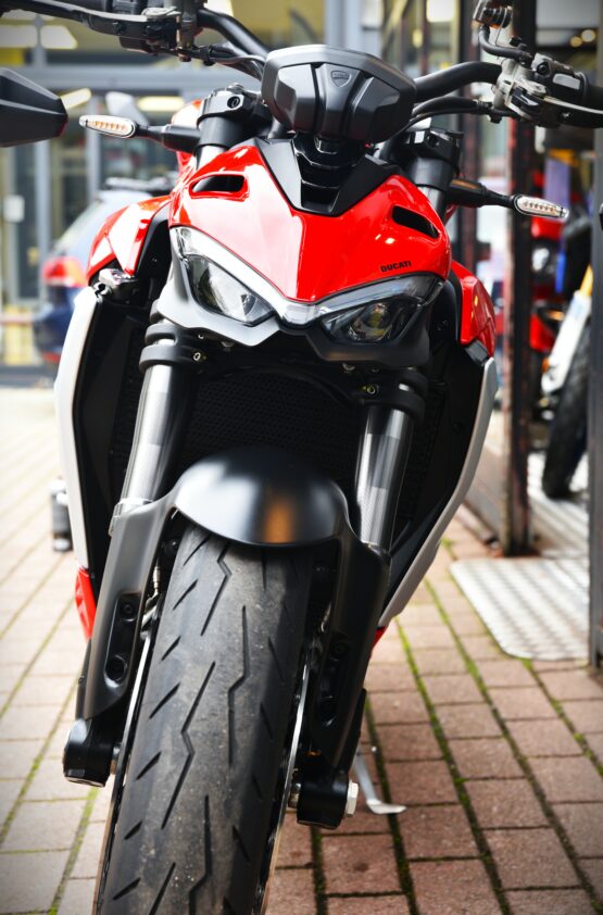 DUCATI STREETFIGHTER V2 – Image 6