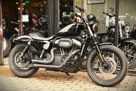 HARLEY DAVIDSON 1200 NIGHTSTER