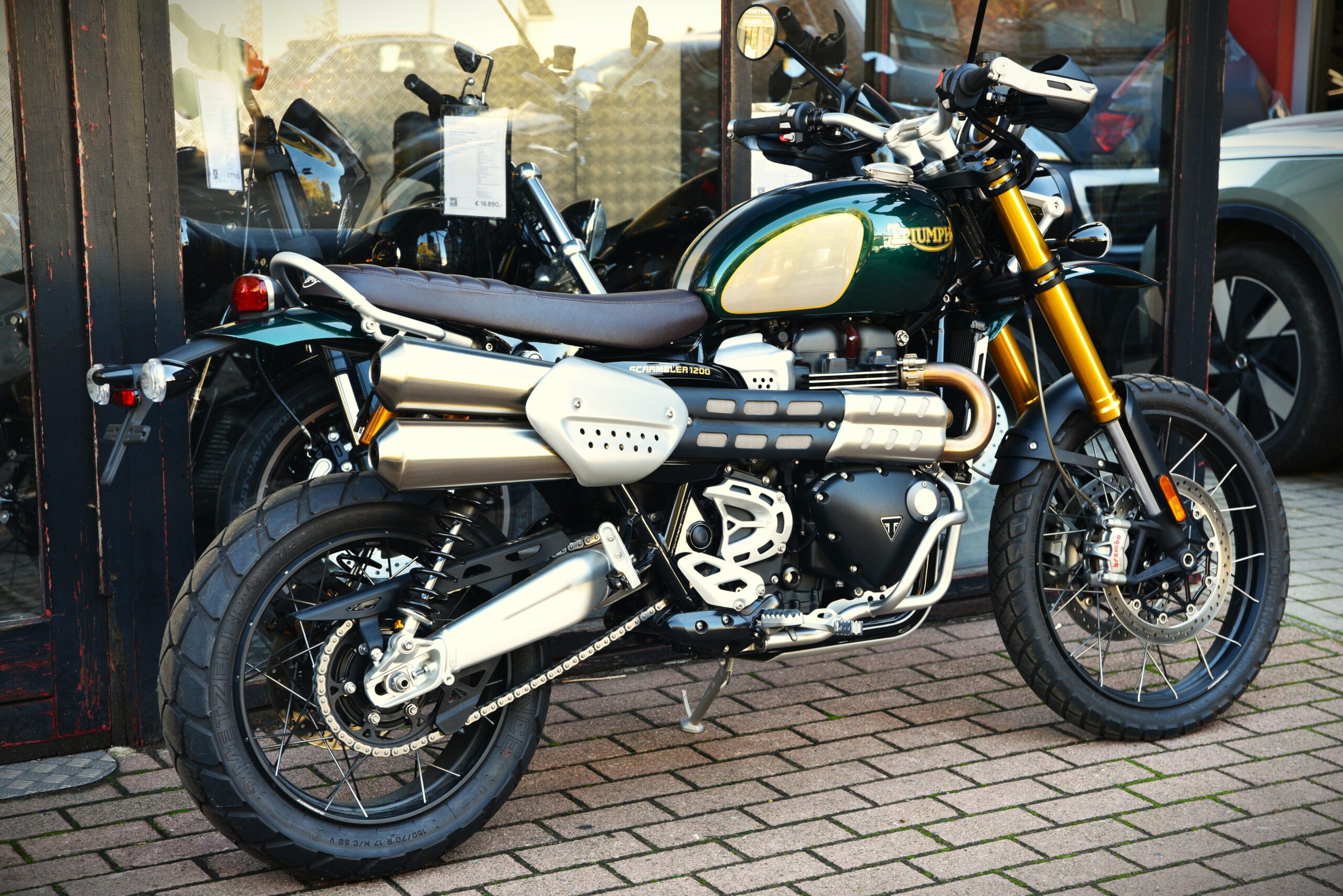 TRIUMPH SCRAMBLER 1200 STEVE MCQUEEN EDITION – Image 3