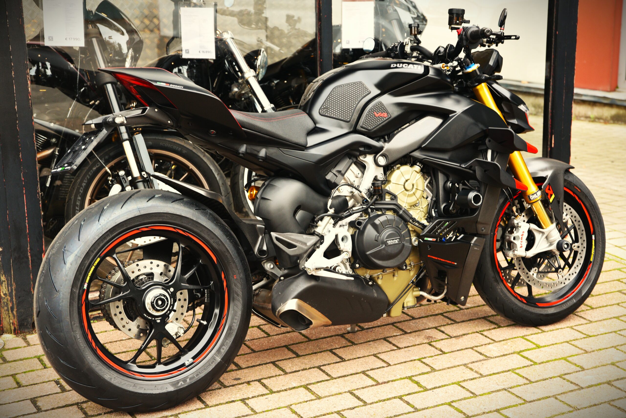 DUCATI STREETFIGHTER V4S – Image 3