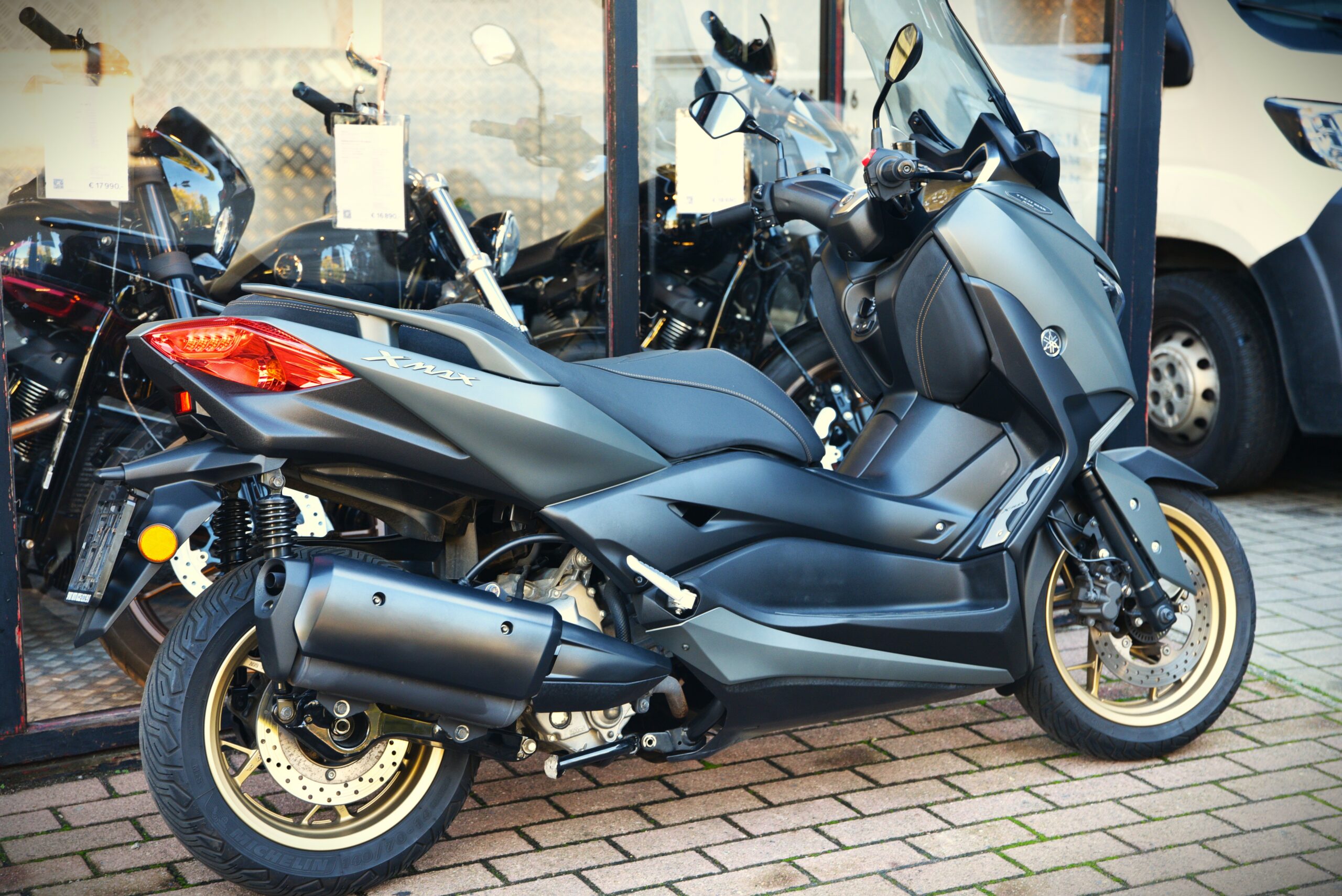 YAMAHA X-MAX 300 TECH MAX – Image 3