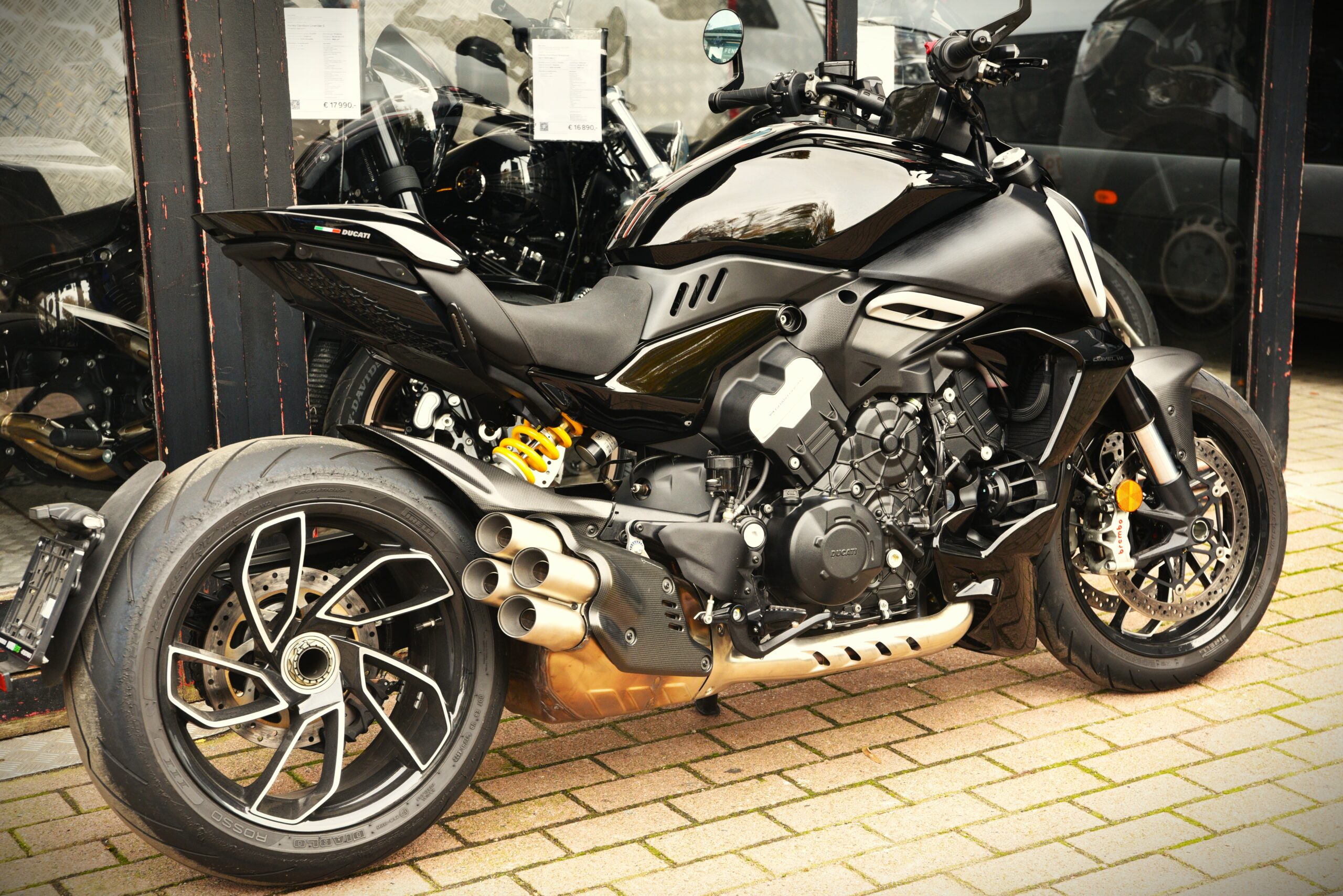 DUCATI DIAVEL V4 – Image 3