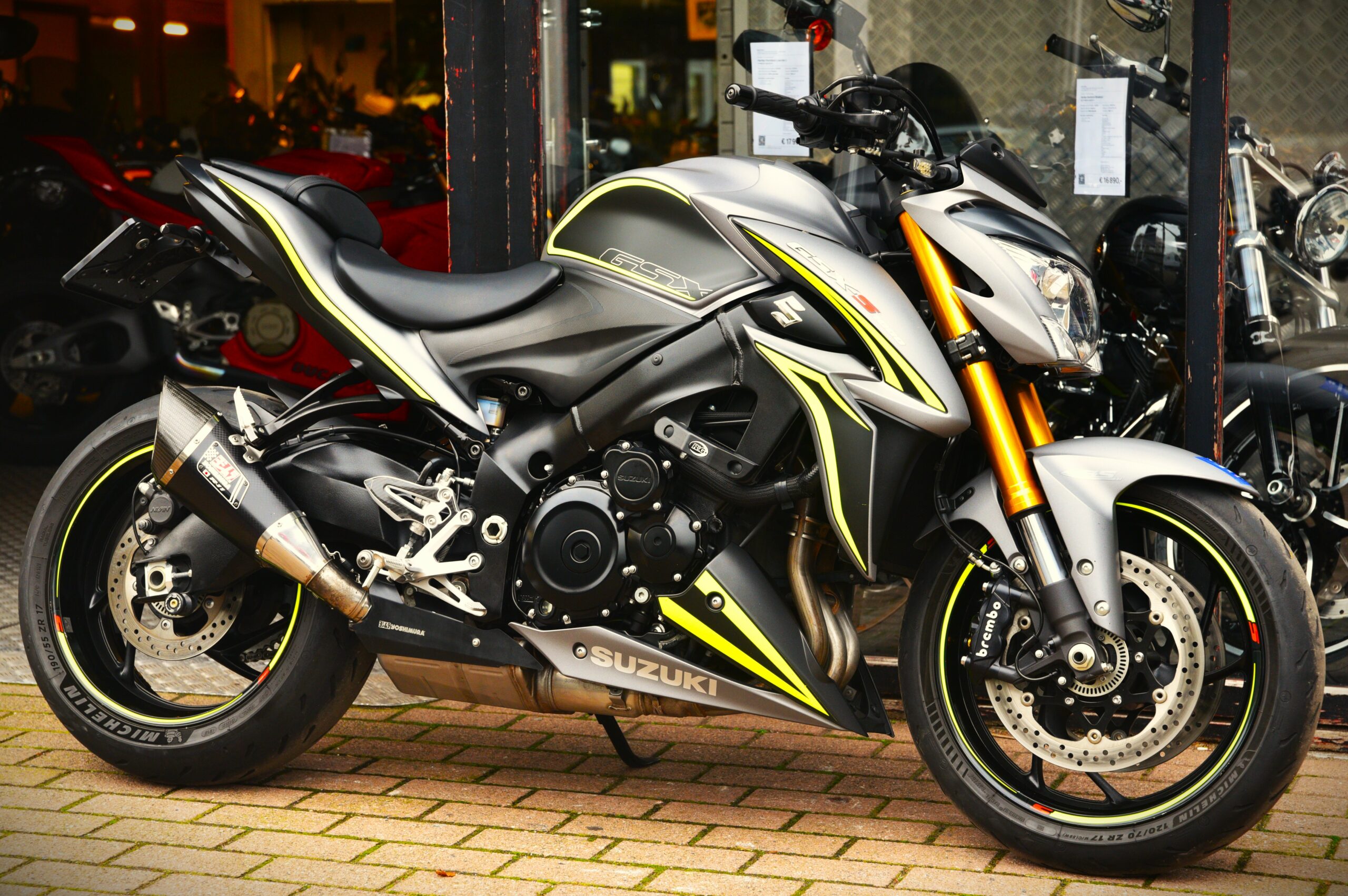SUZUKI GSX-S 1000