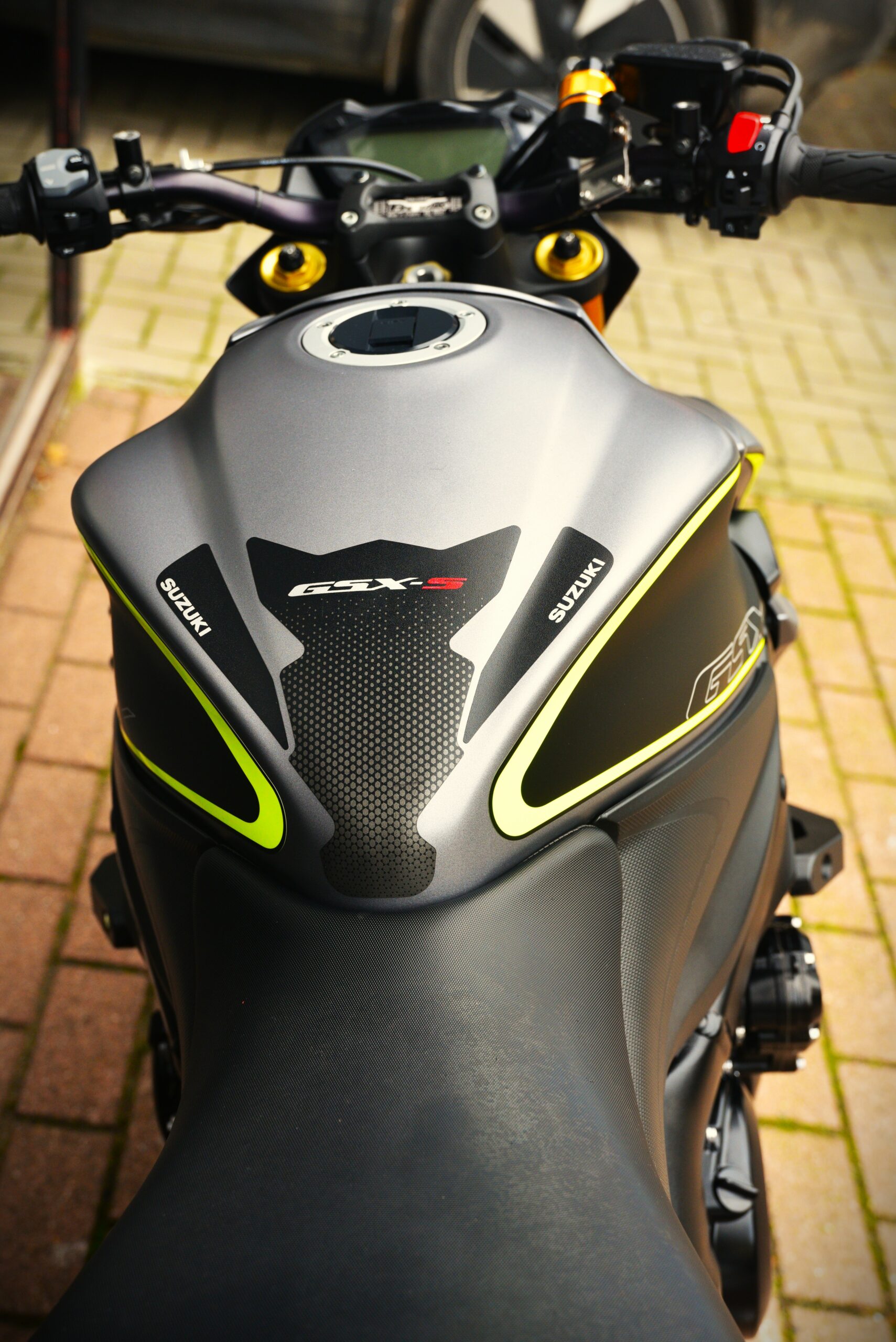 SUZUKI GSX-S 1000 – Image 7