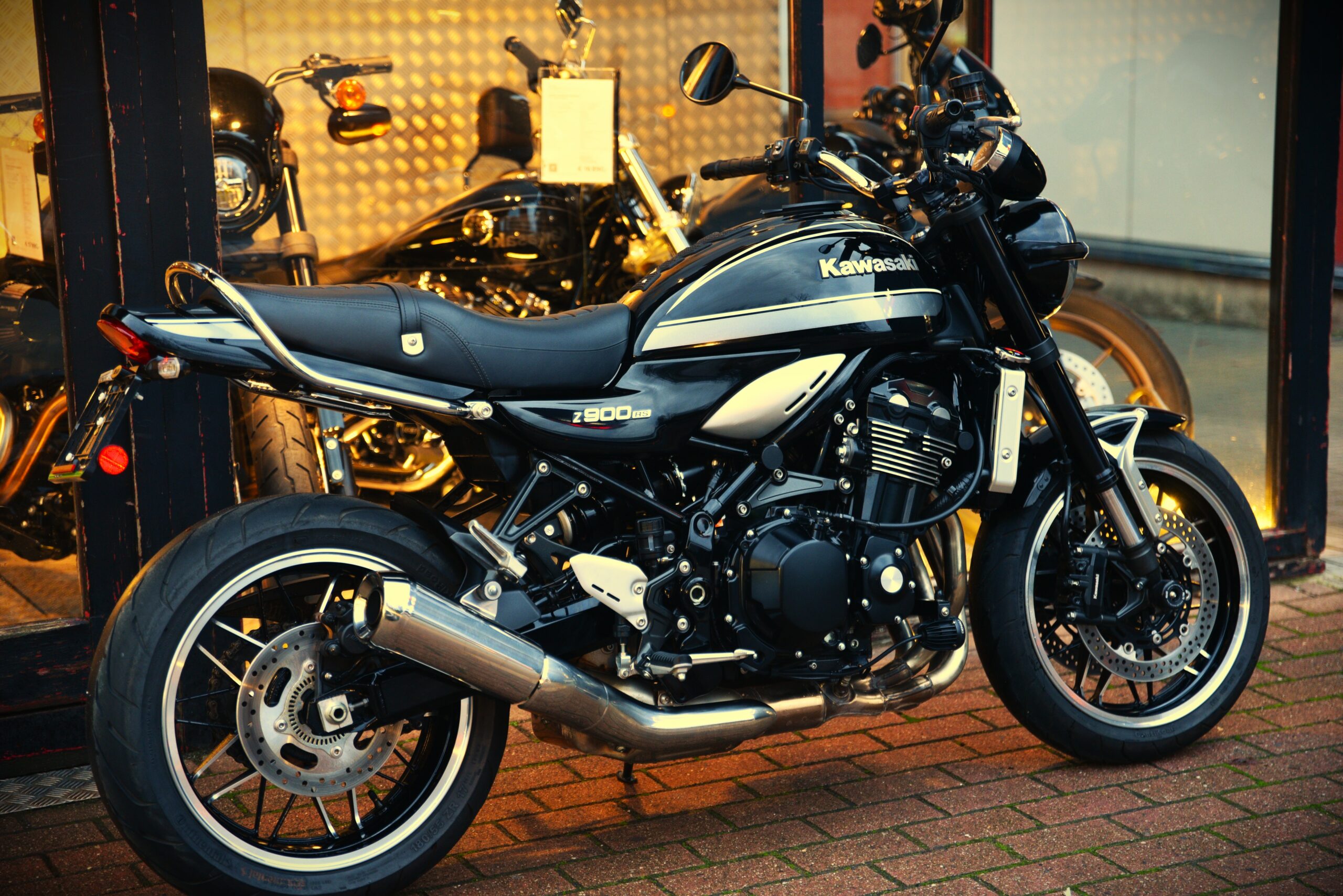KAWASAKI Z 900 RS – Image 3