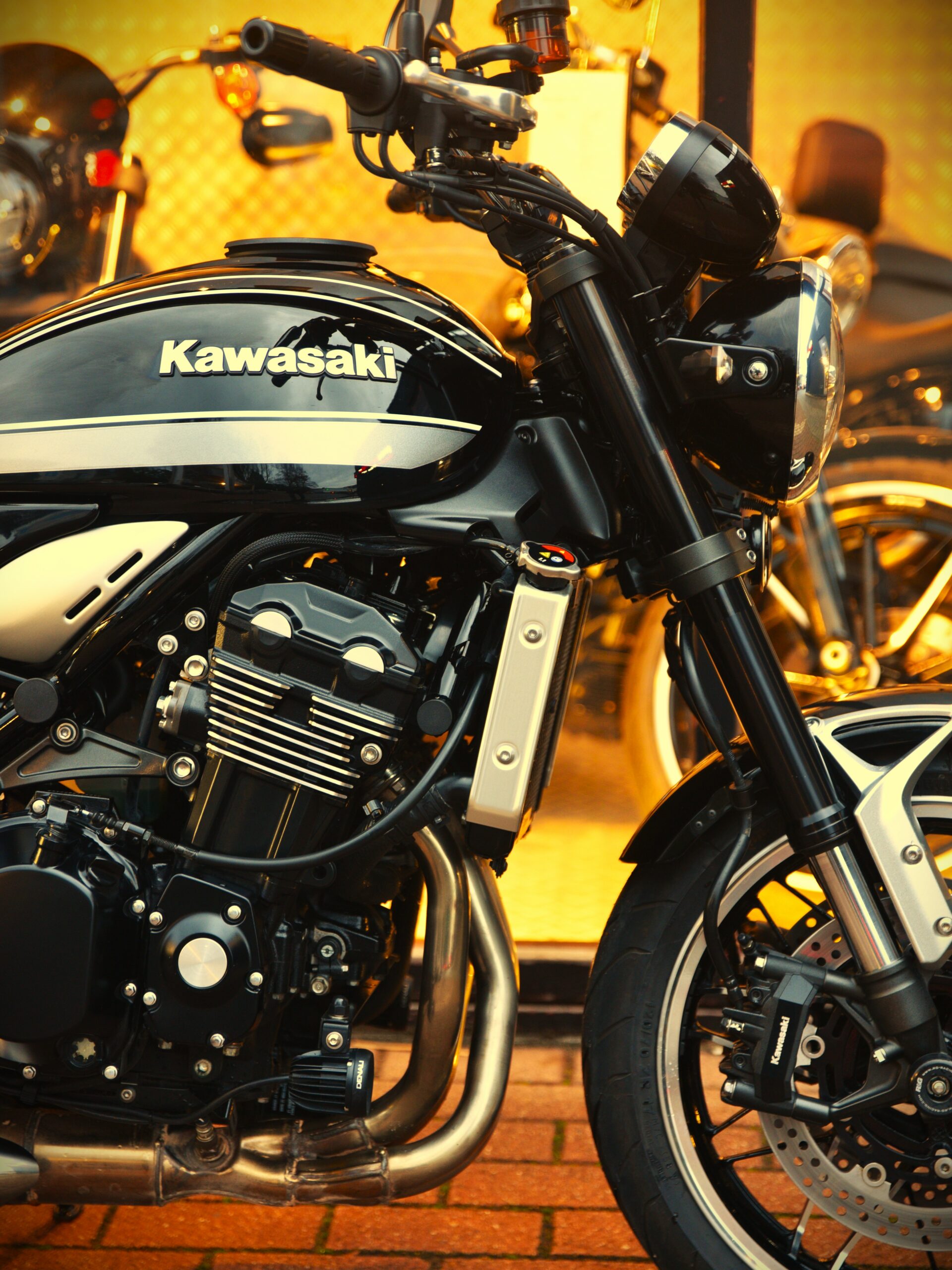 KAWASAKI Z 900 RS – Image 4