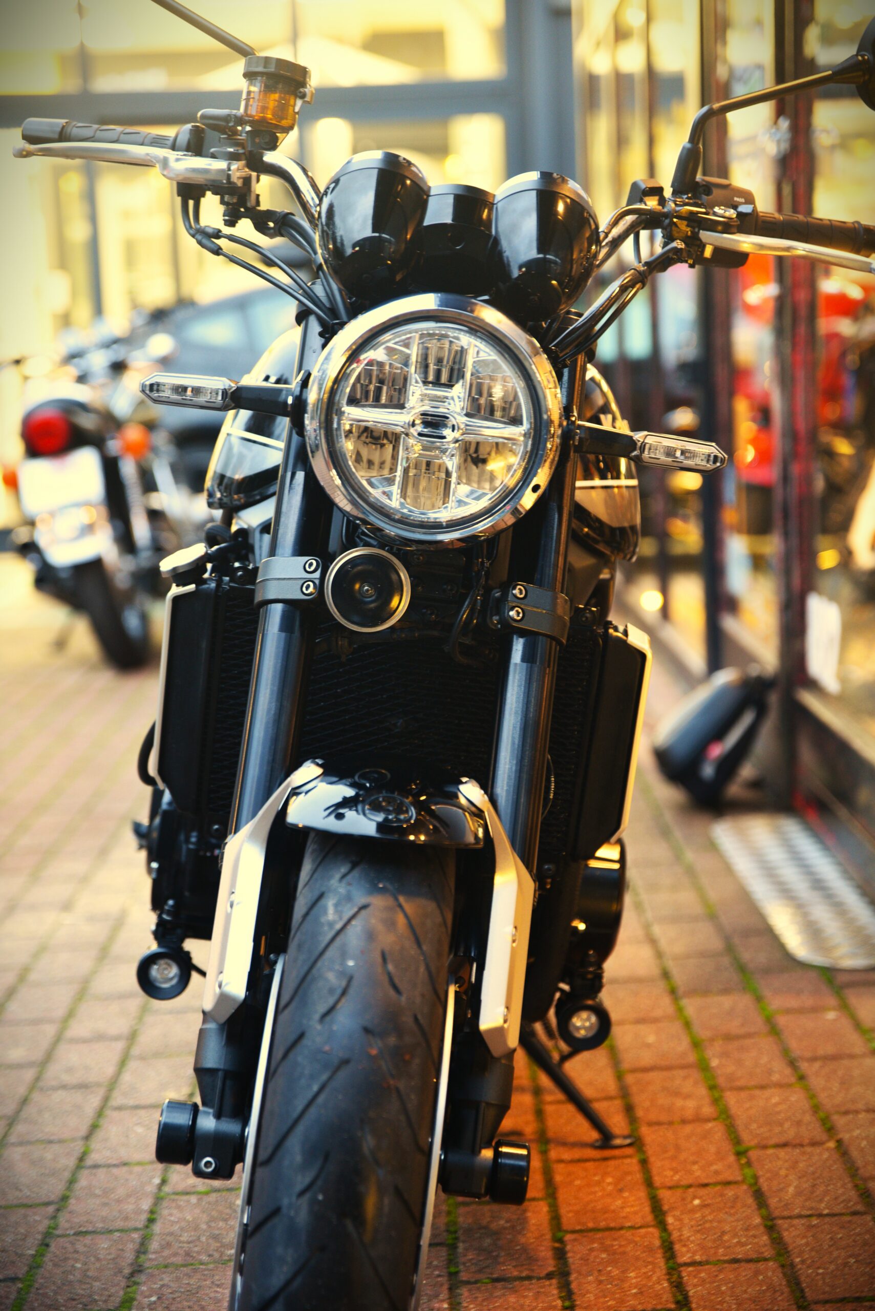 KAWASAKI Z 900 RS – Image 6