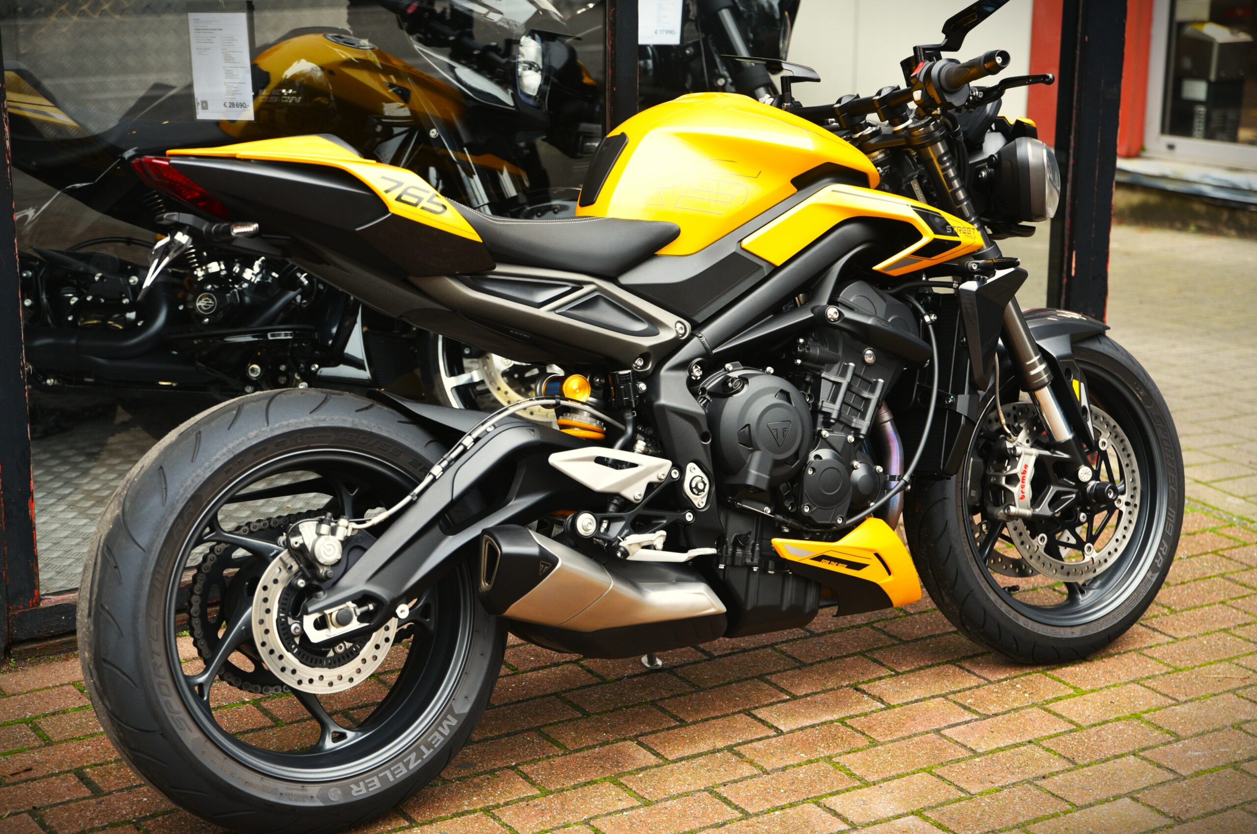 TRIUMPH 765 STREET TRIPLE RS – Image 3
