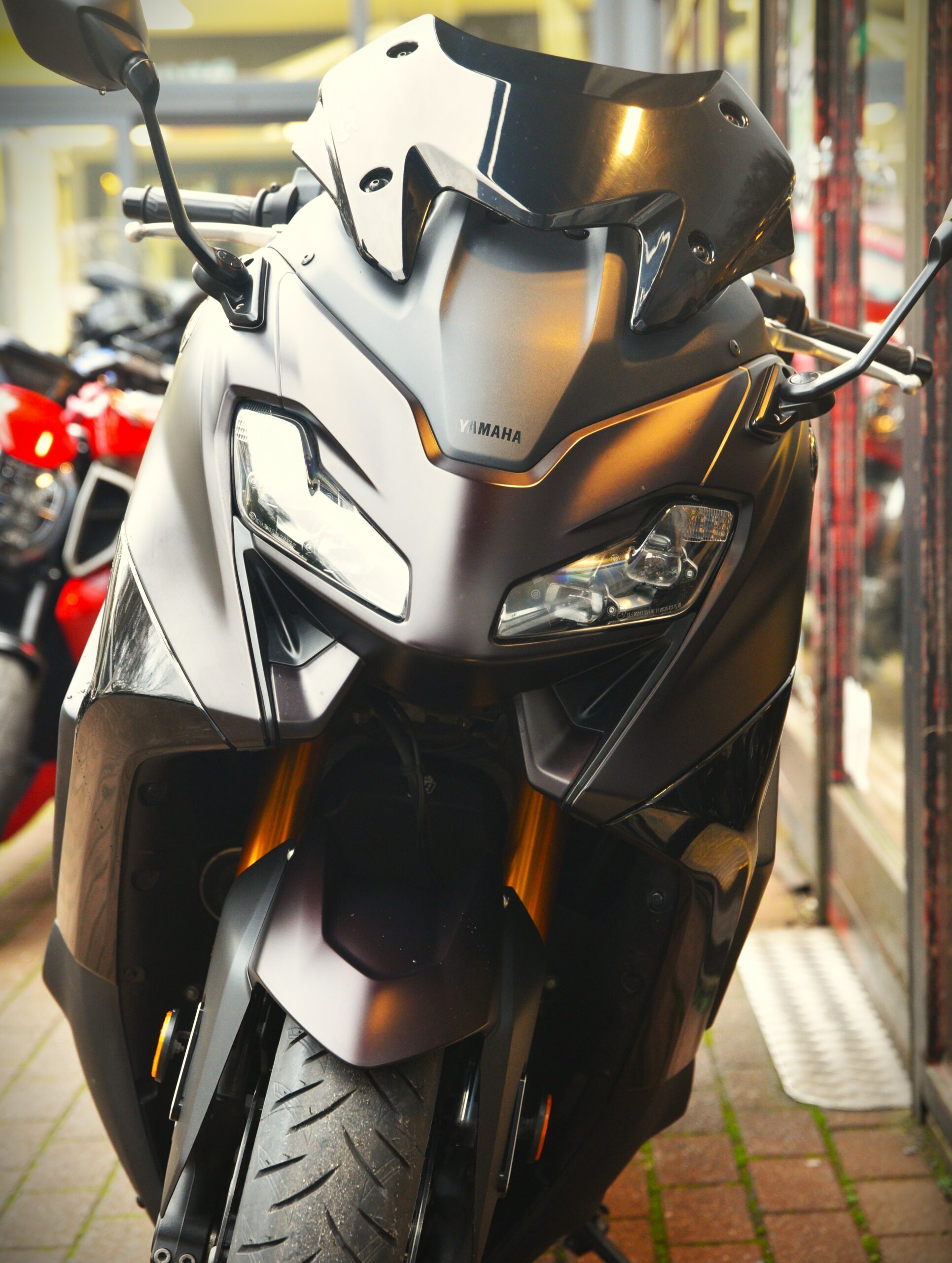 YAMAHA TMAX 560 TECH MAX – Image 6