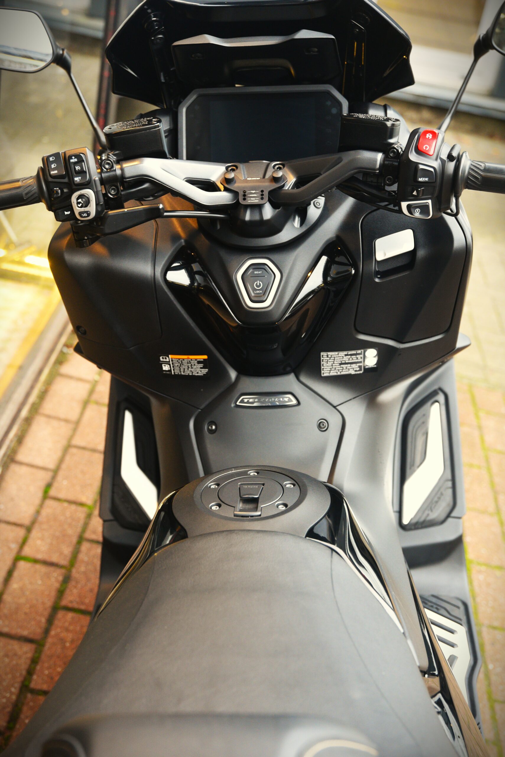 YAMAHA TMAX 560 TECH MAX – Image 7