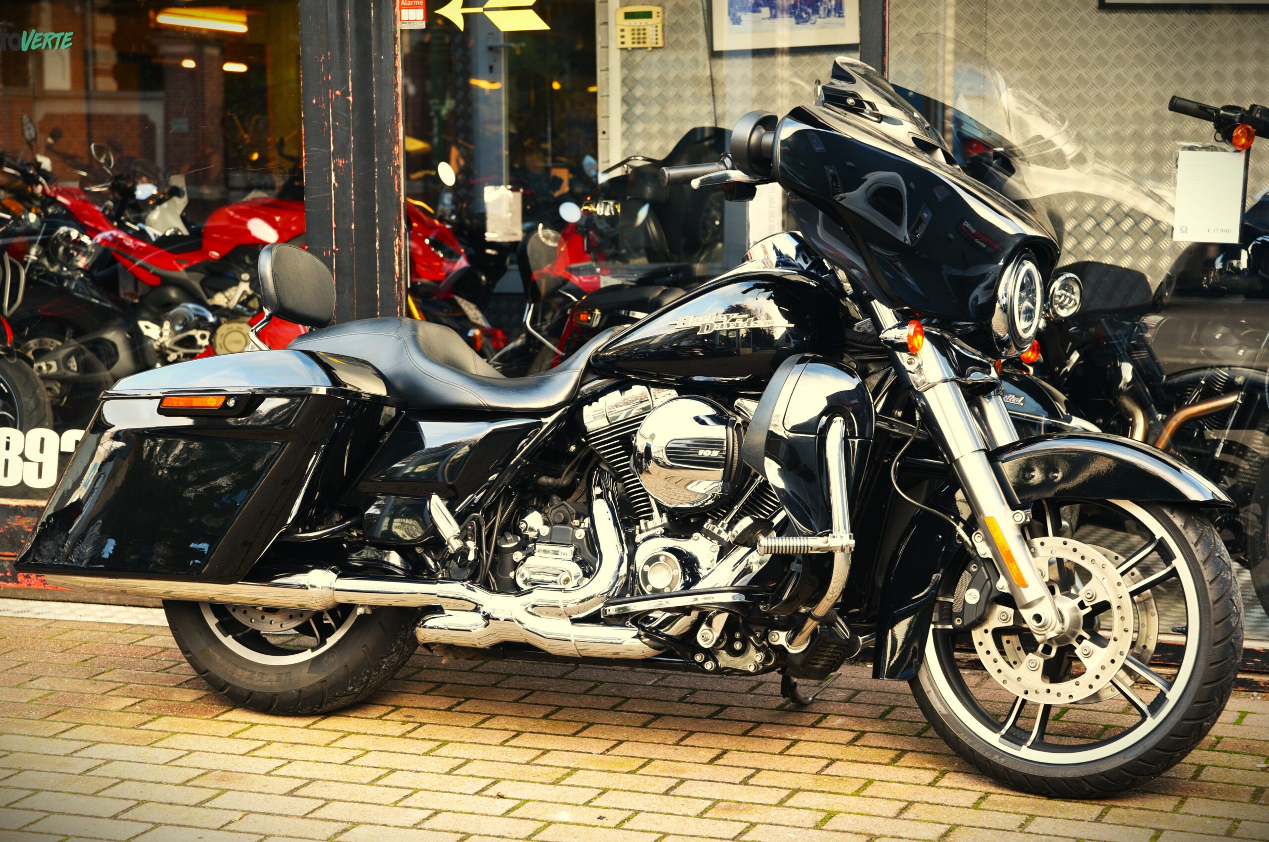 HARLEY DAVIDSON 103 STREET GLIDE SPECIAL