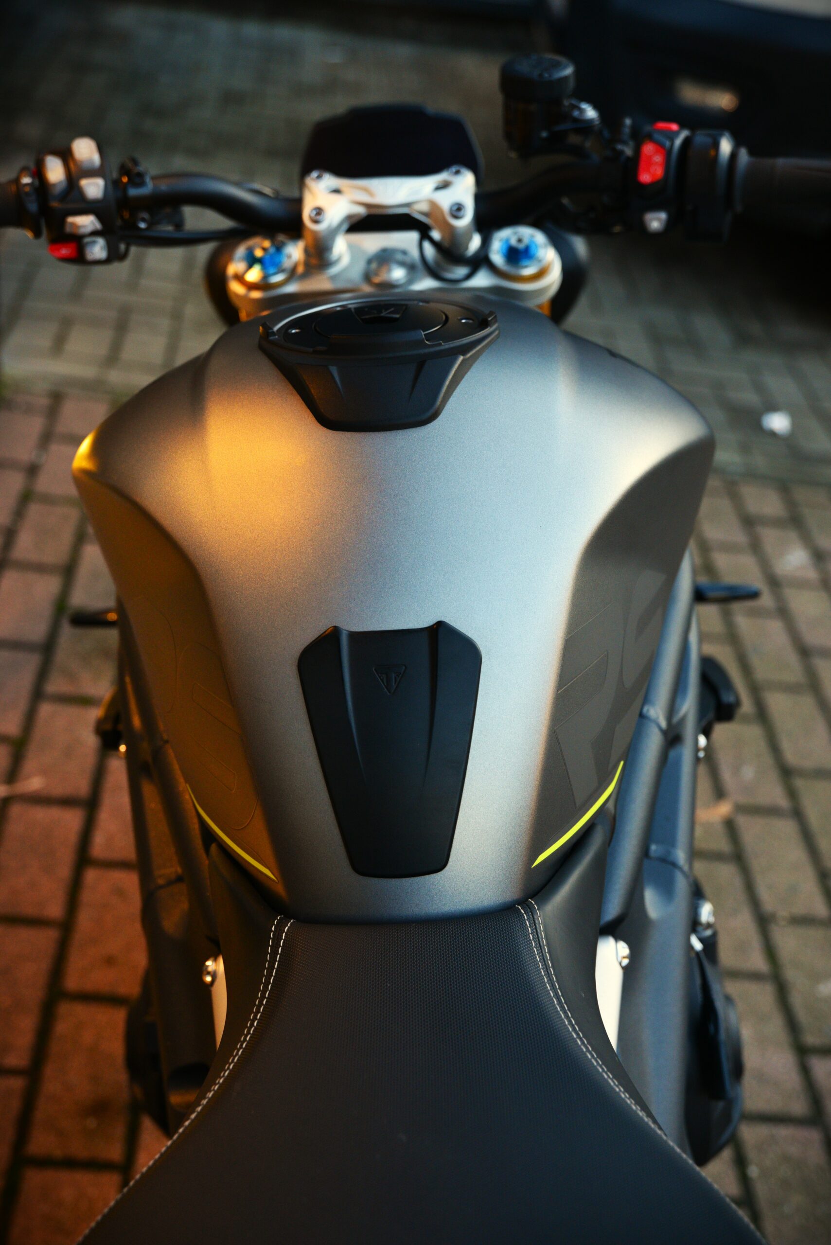 TRIUMPH 1200 SPEED TRIPLE RS – Image 7
