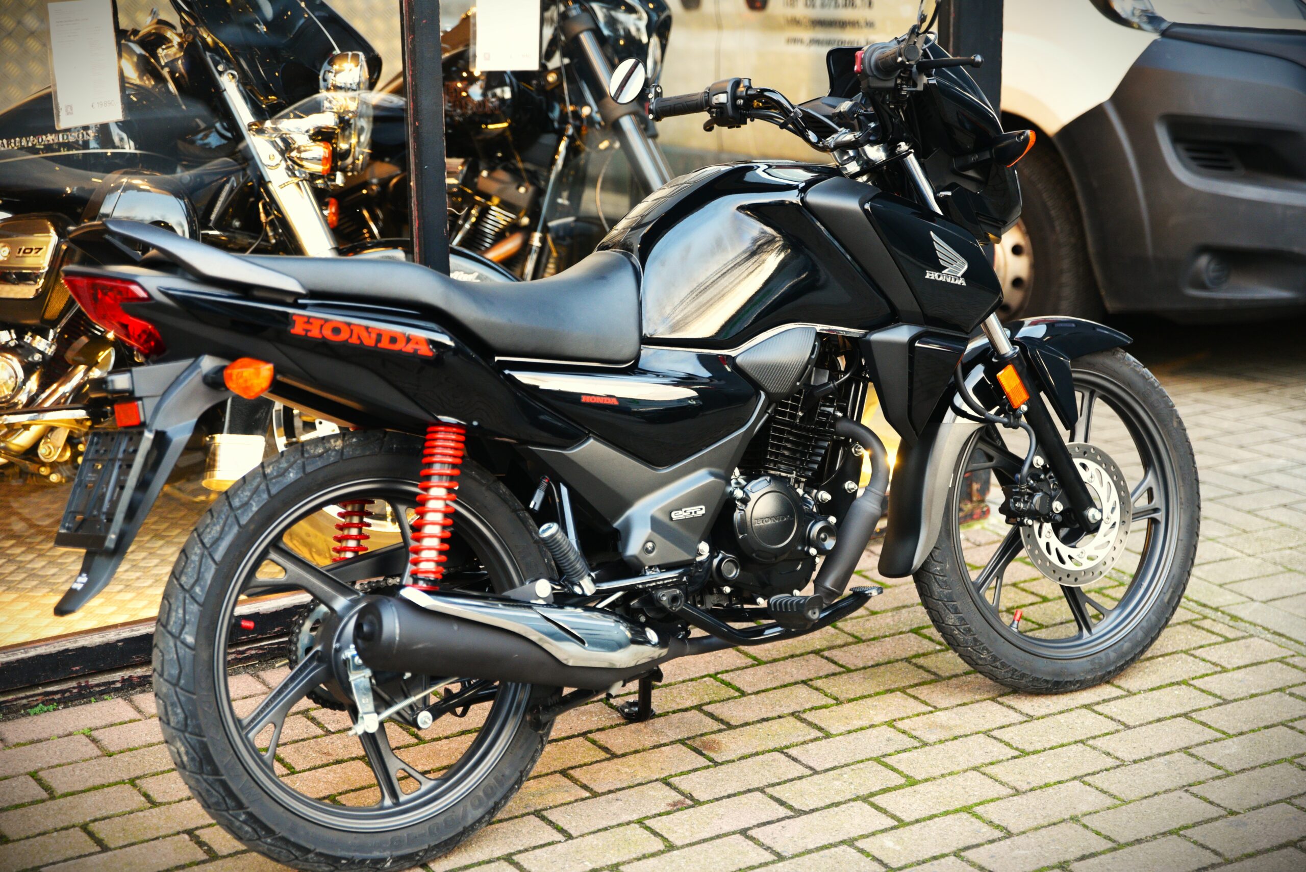 HONDA CB 125 F – Image 3