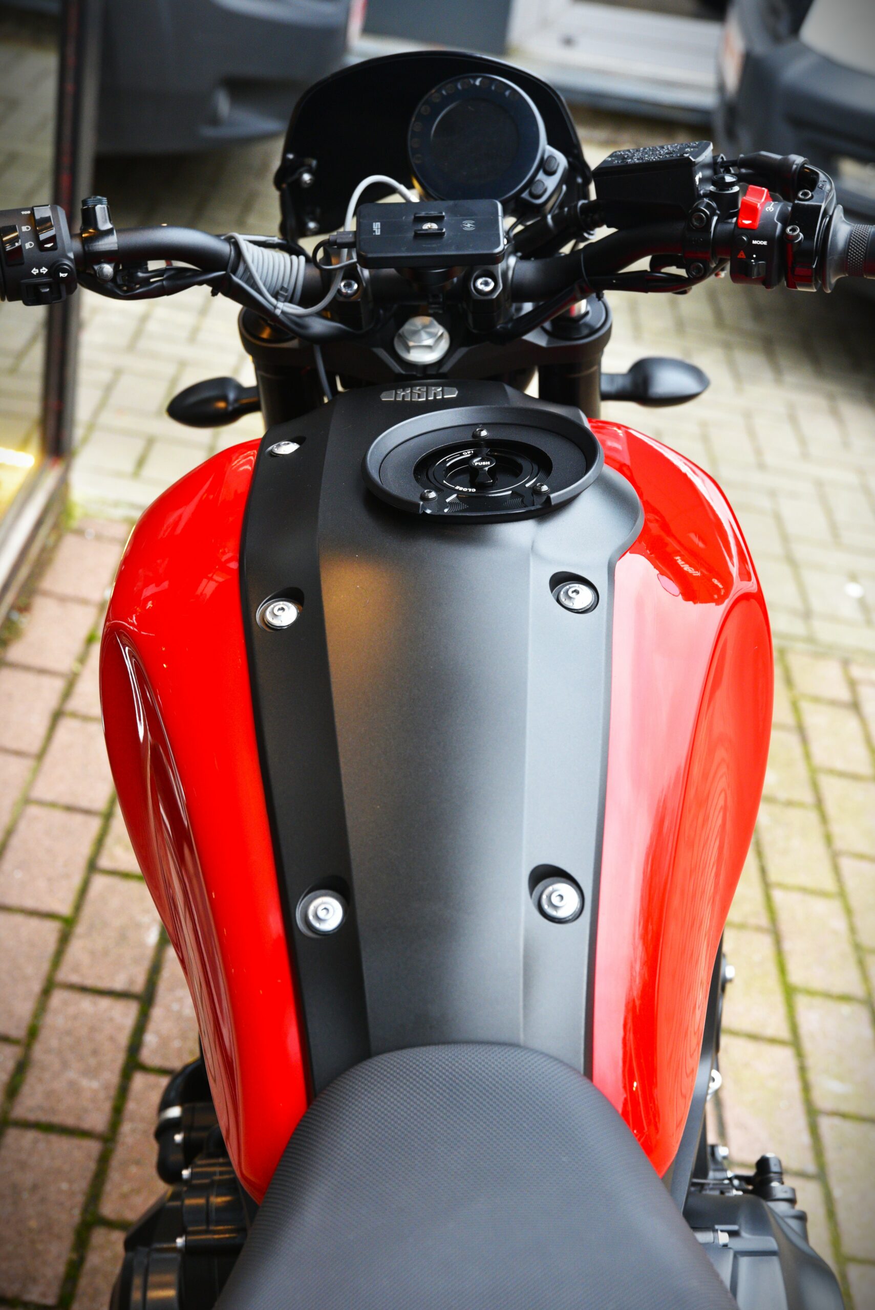 YAMAHA XSR 900 – Image 7