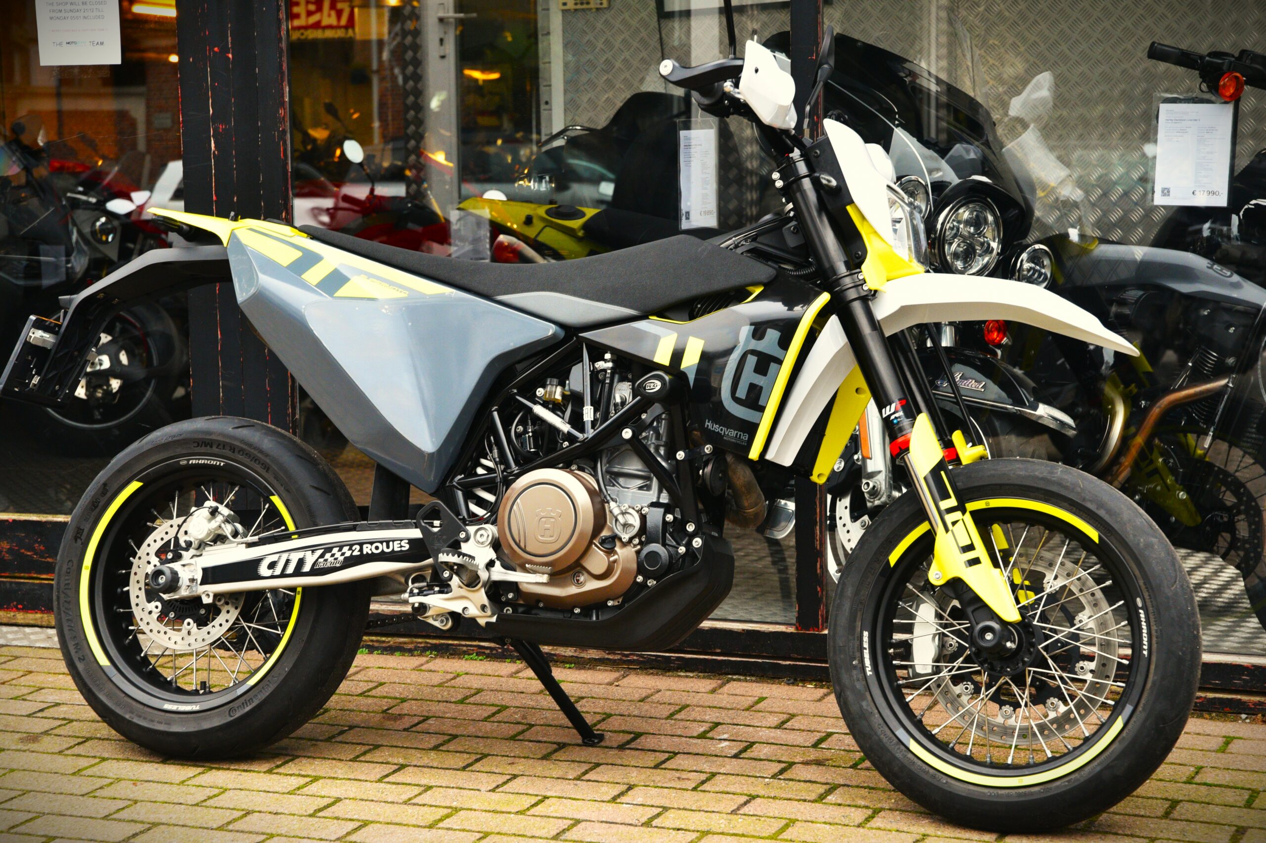 HUSQVARNA 701 SUPERMOTO
