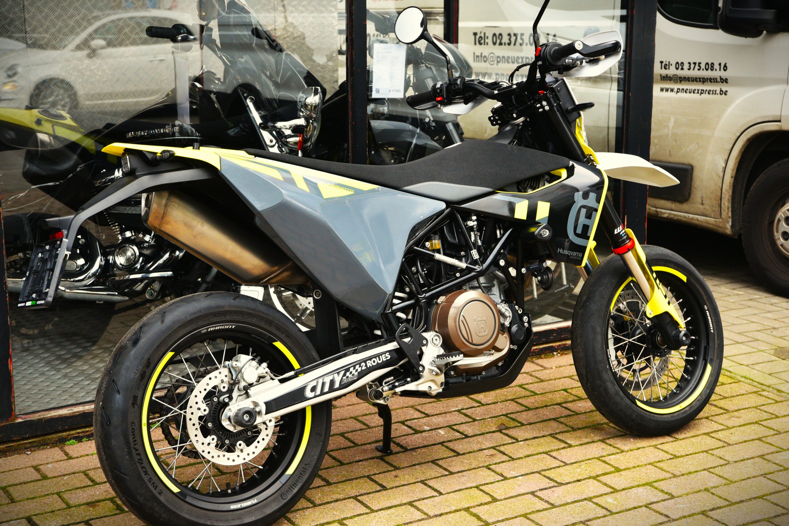 HUSQVARNA 701 SUPERMOTO – Image 3