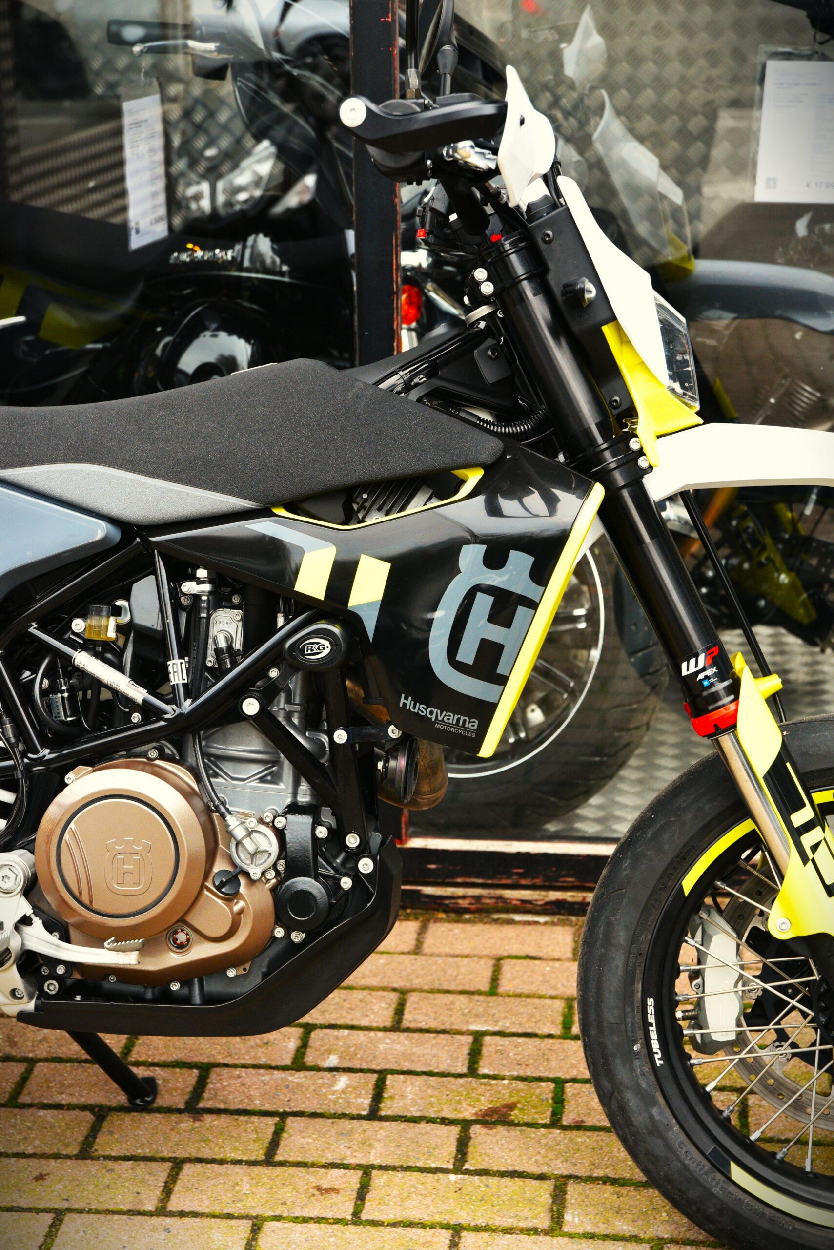 HUSQVARNA 701 SUPERMOTO – Image 4