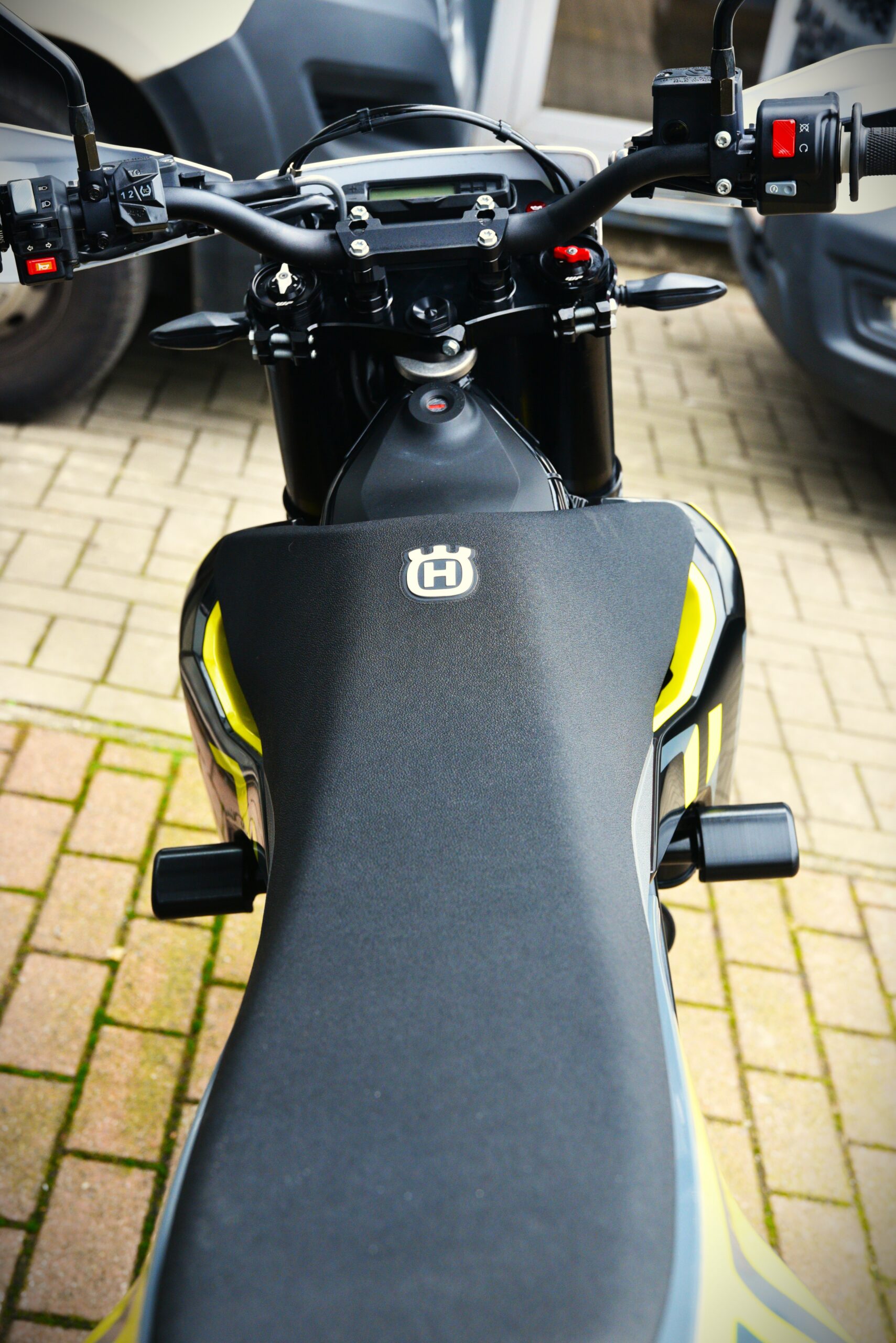 HUSQVARNA 701 SUPERMOTO – Image 7