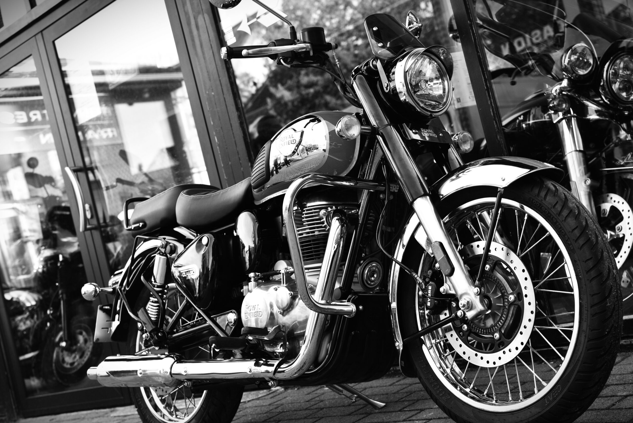 ROYAL ENFIELD CLASSIC 350 – Image 5