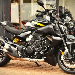 DUCATI DIAVEL V4 BLACK ROADSTER