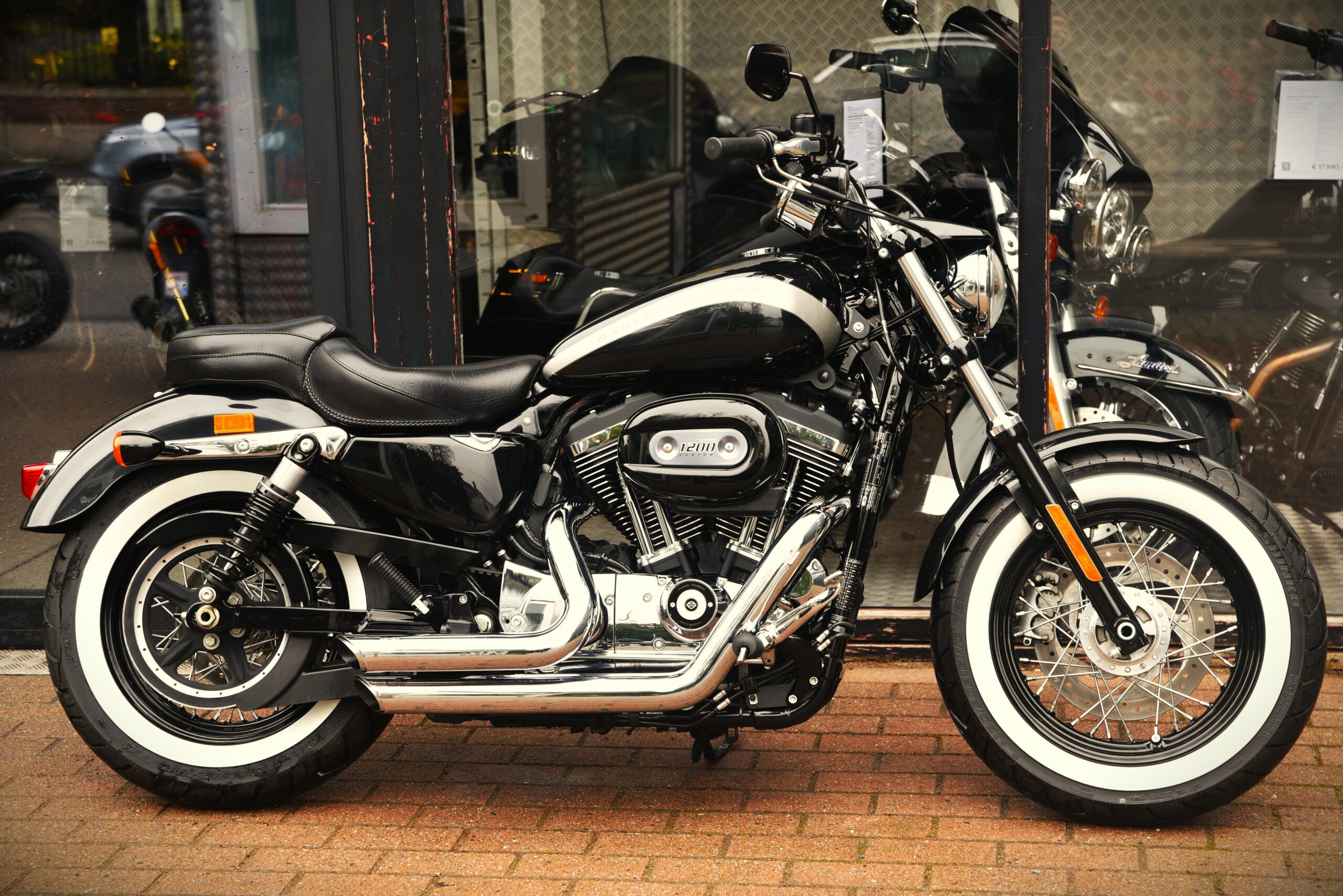 HARLEY DAVIDSON 1200 CUSTOM – Image 2