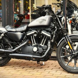 HARLEY DAVIDSON IRON 883