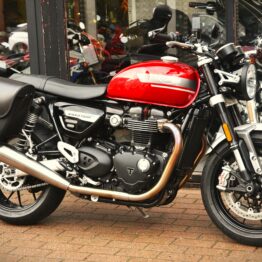 TRIUMPH 1200 SPEED TWIN