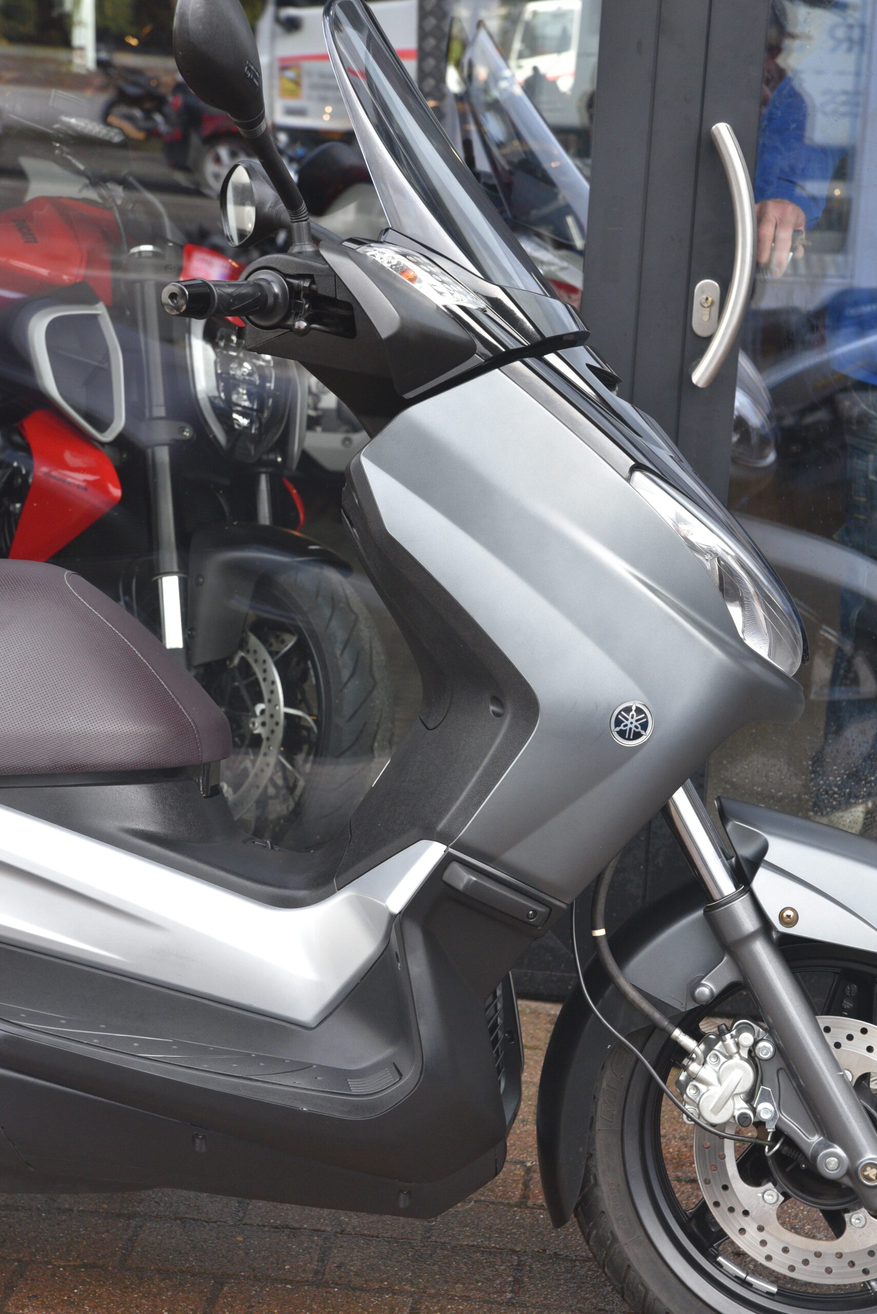 YAMAHA X-MAX 125 – Image 4