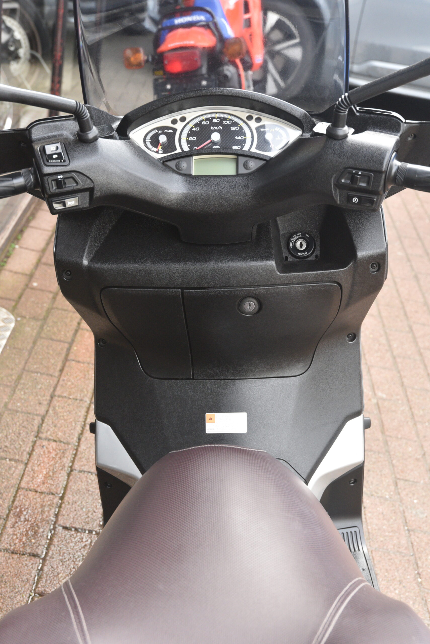 YAMAHA X-MAX 125 – Image 7