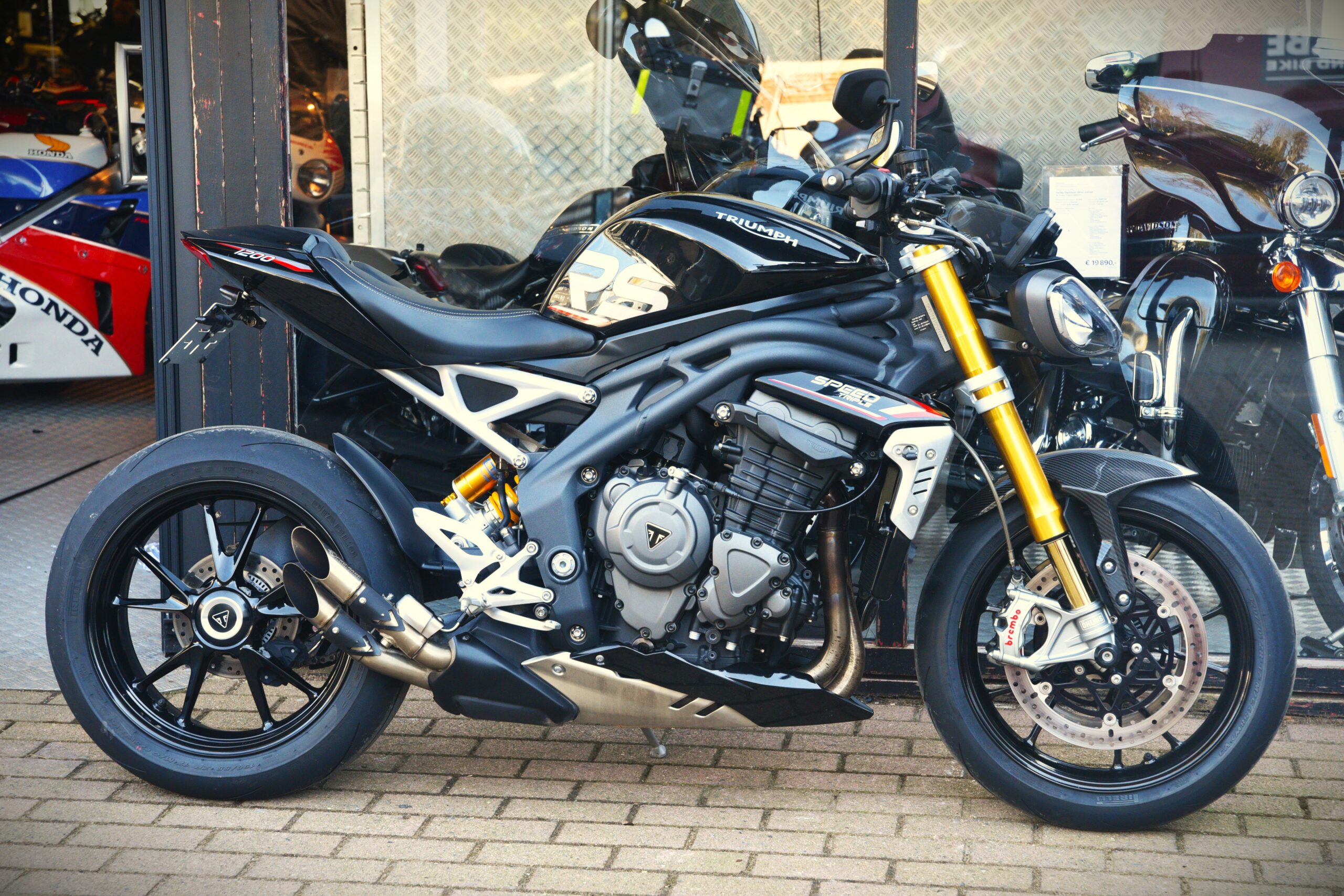TRIUMPH 1200 SPEED TRIPLE RS – Image 2