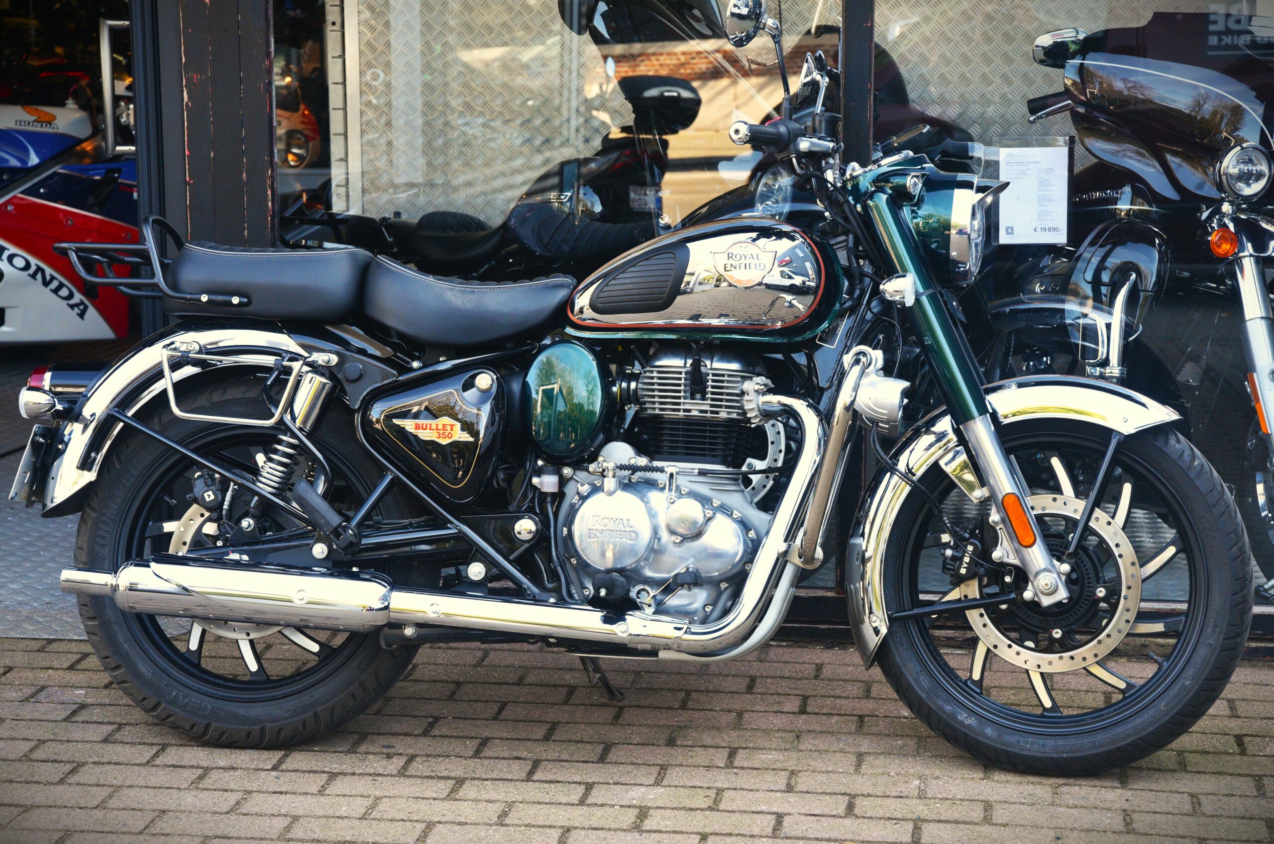 ROYAL ENFIELD CLASSIC 350 – Image 2