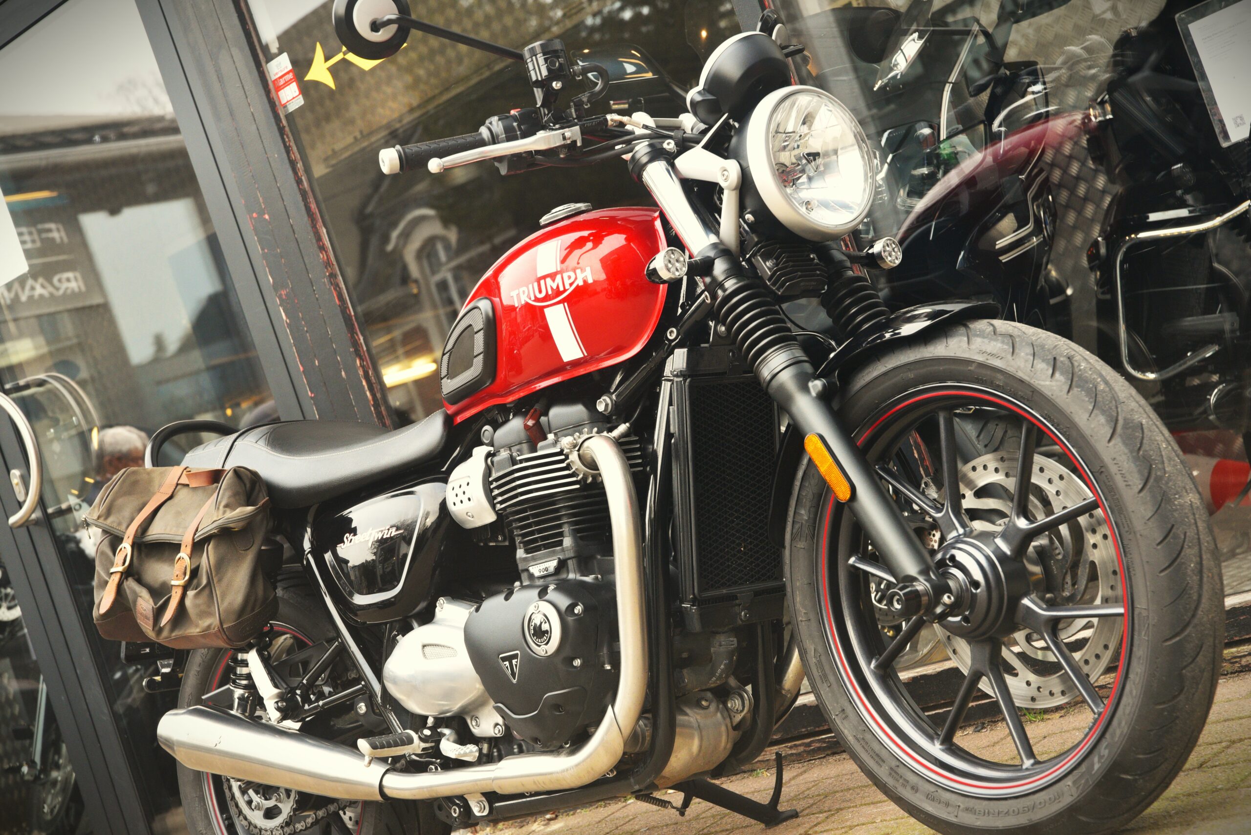 TRIUMPH 900 STREET TWIN – Image 5