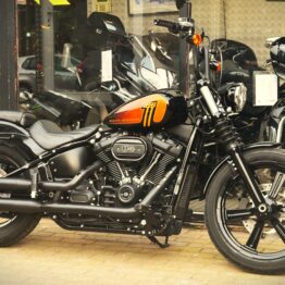 HARLEY DAVIDSON STREET BOB 114
