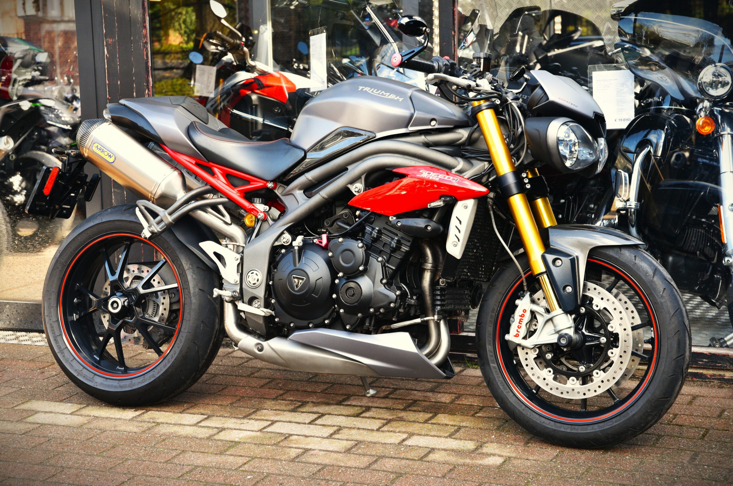 TRIUMPH 1050 SPEED TRIPLE R