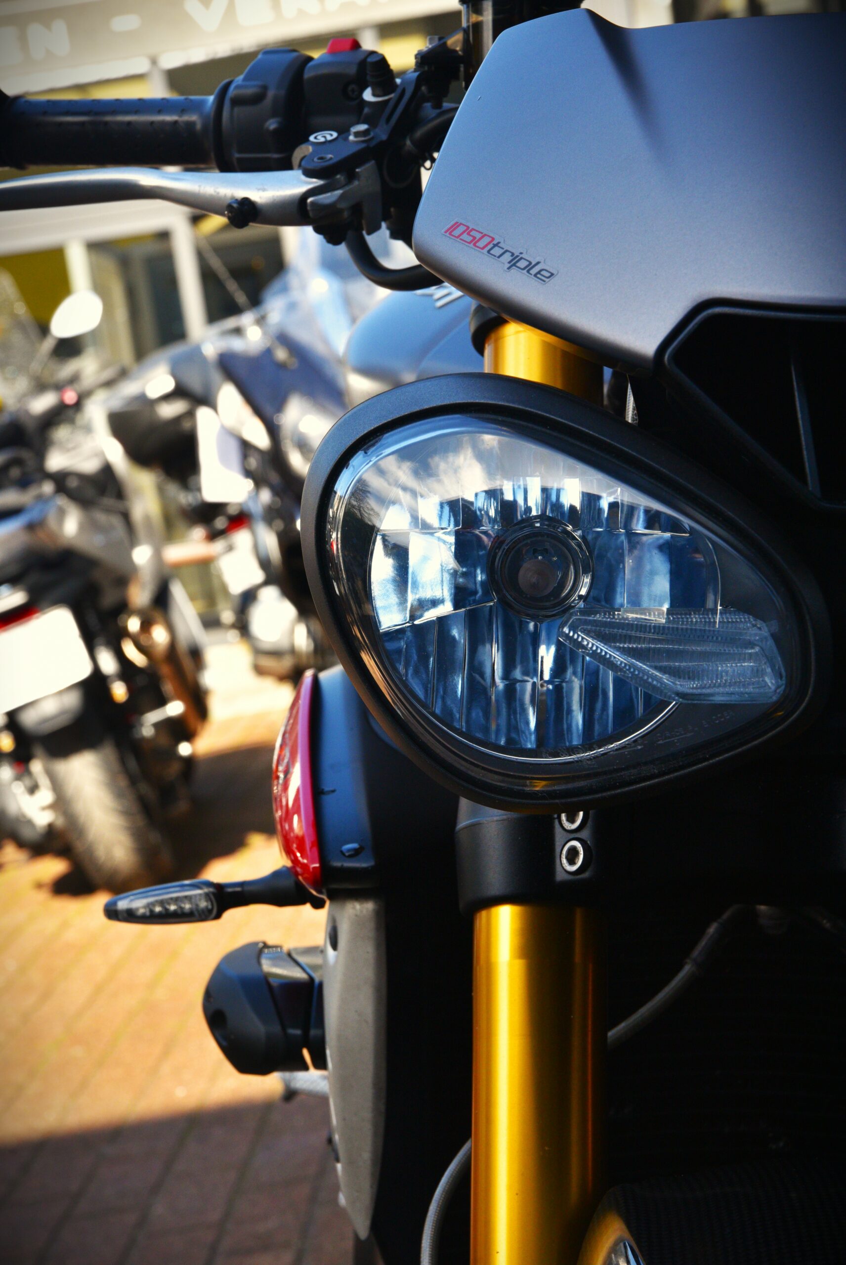 TRIUMPH 1050 SPEED TRIPLE R – Image 9