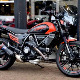 DUCATI SCRAMBLER 800 FULL THROTTLE (A2)