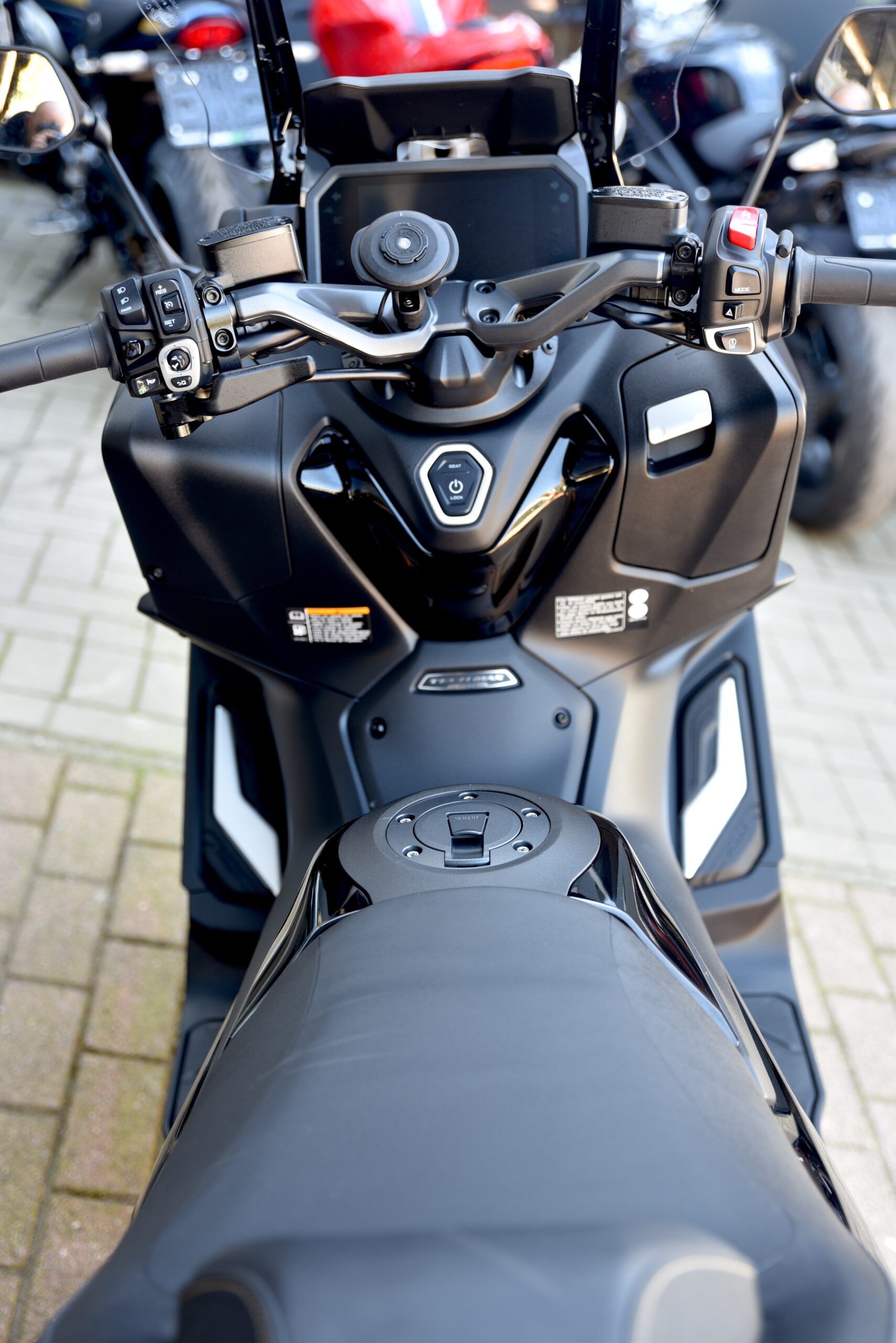 YAMAHA T-MAX 560 TECH MAX – Image 7