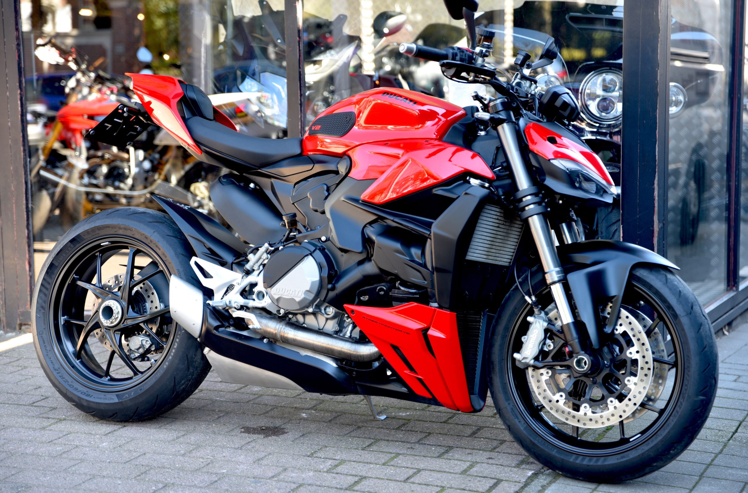 DUCATI STREETFIGHTER V2