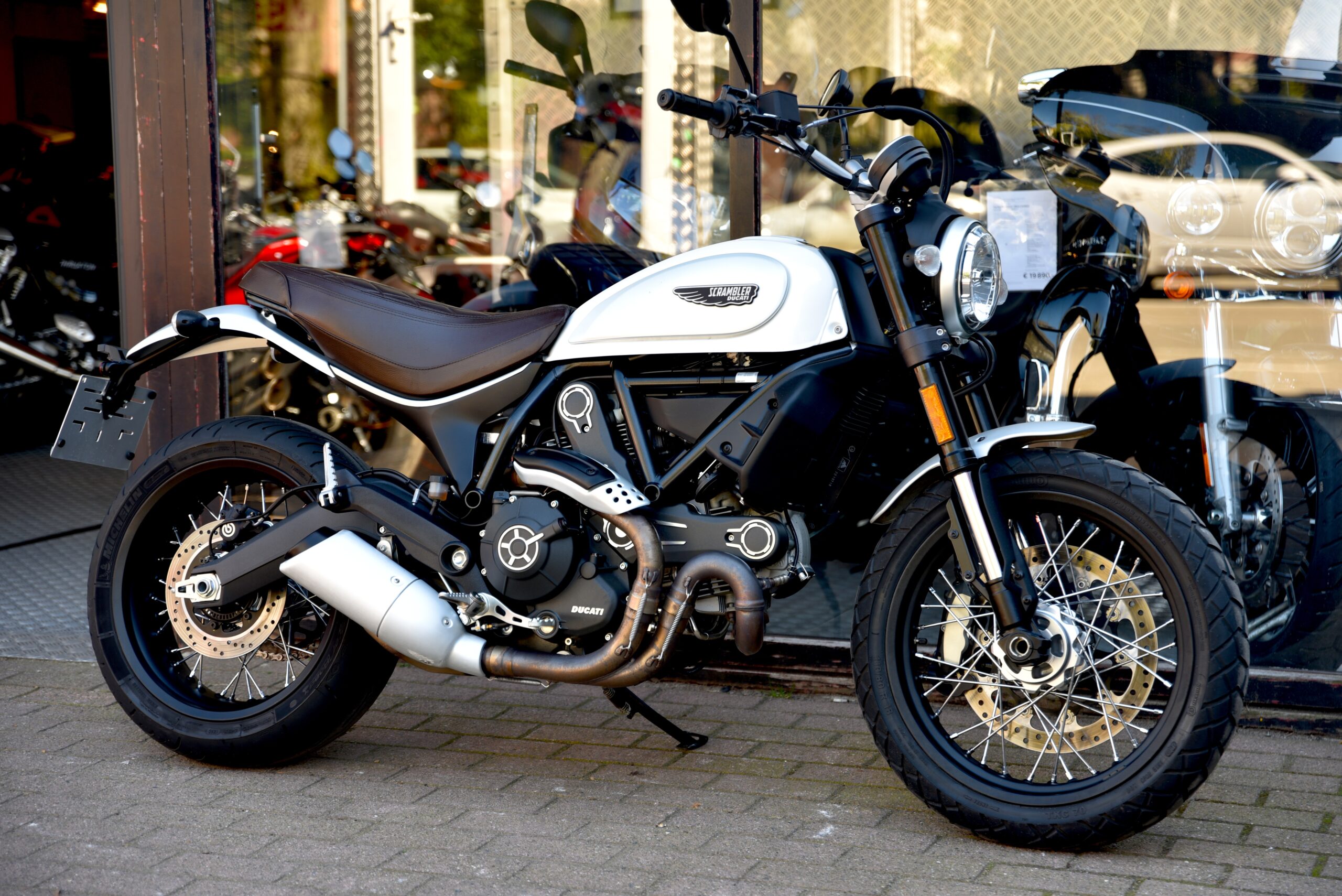 DUCATI SCRAMBLER 800 CLASSIC