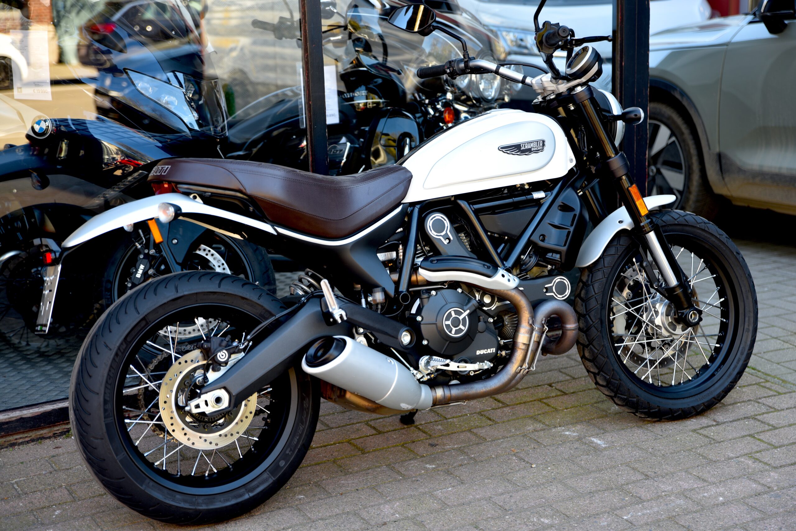 DUCATI SCRAMBLER 800 CLASSIC – Image 3