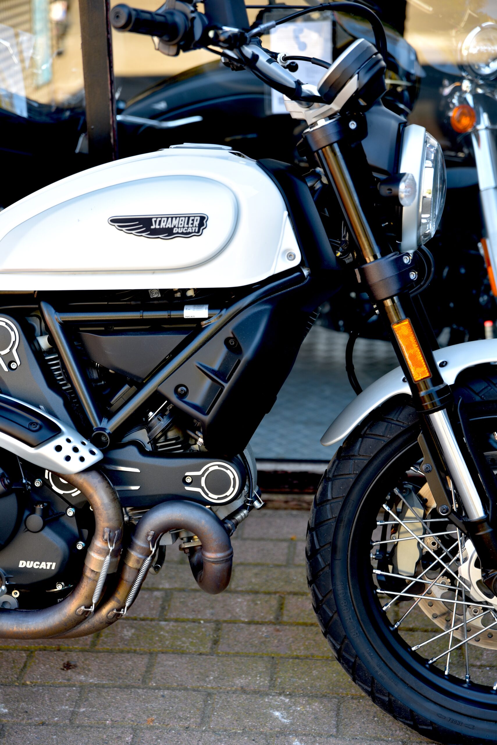 DUCATI SCRAMBLER 800 CLASSIC – Image 4