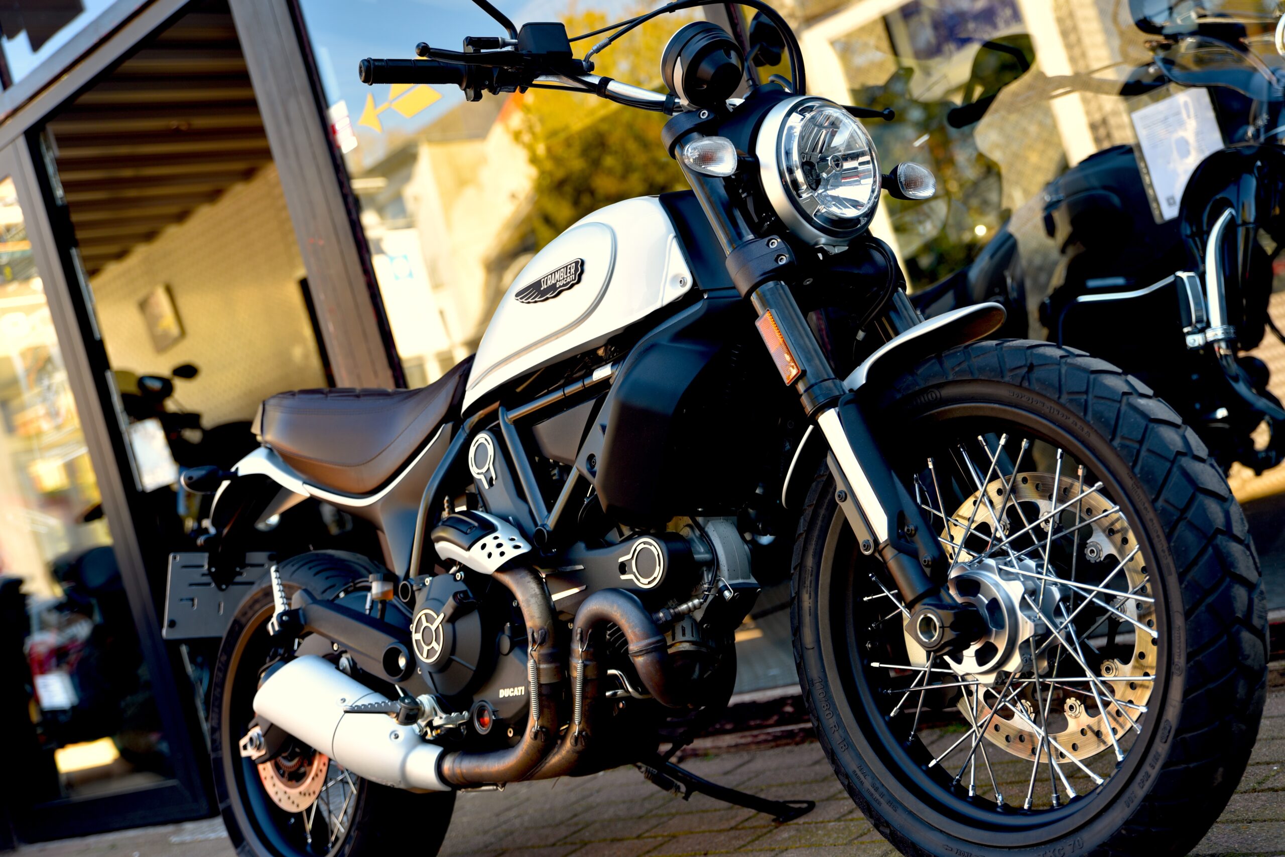 DUCATI SCRAMBLER 800 CLASSIC – Image 5