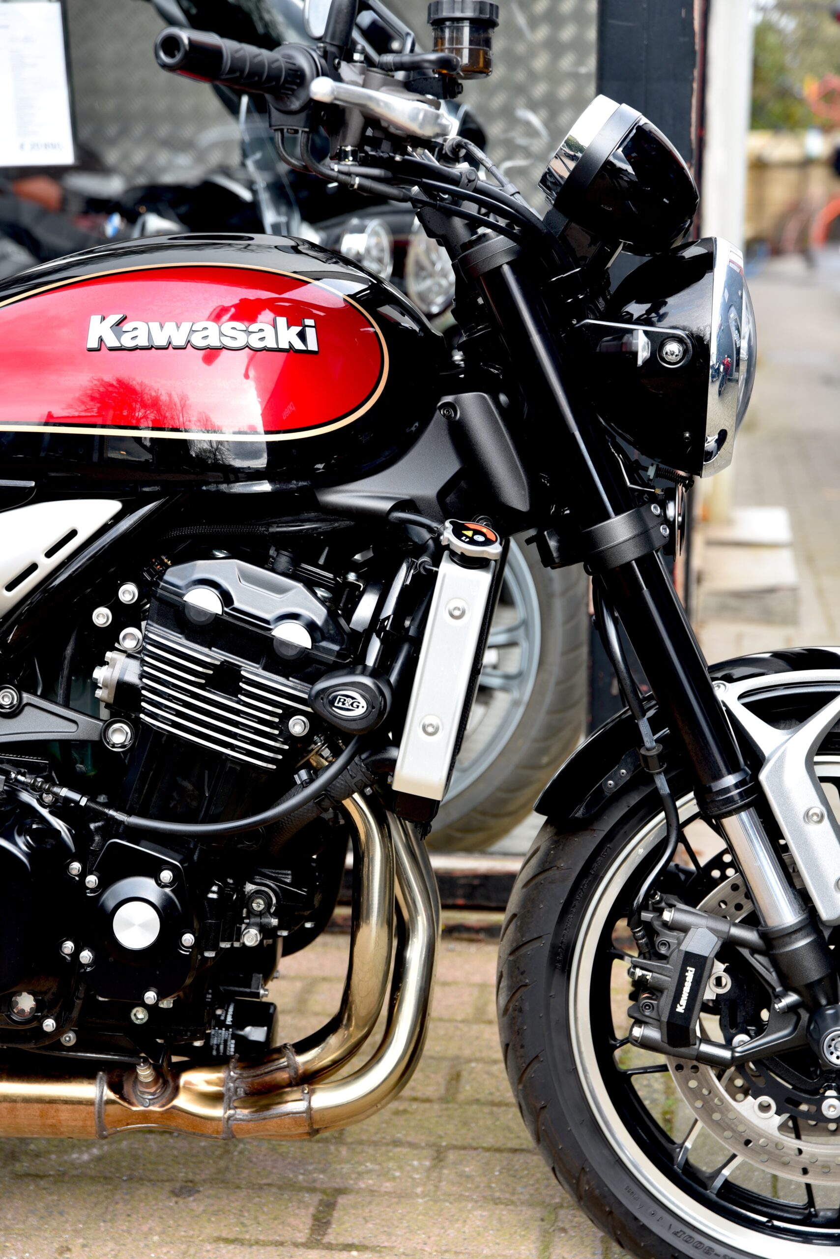 KAWASAKIO Z 900 RS – Image 4