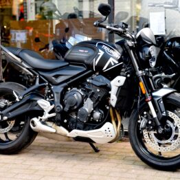 TRIUMPH TRIDENT 660