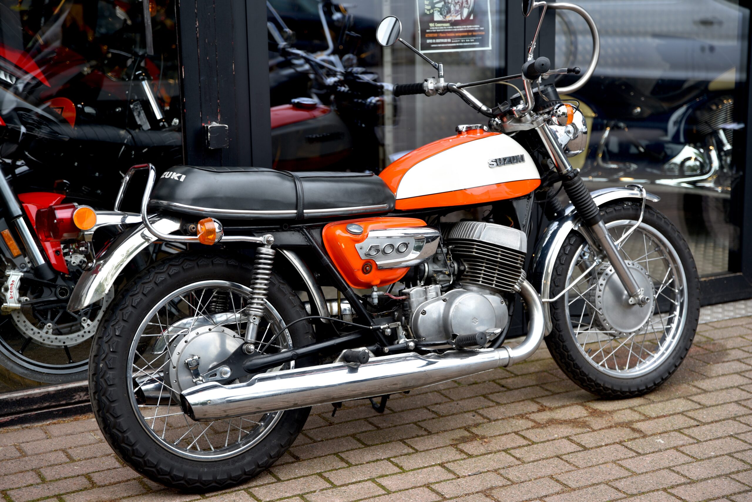 SUZUKI T500 – Image 3