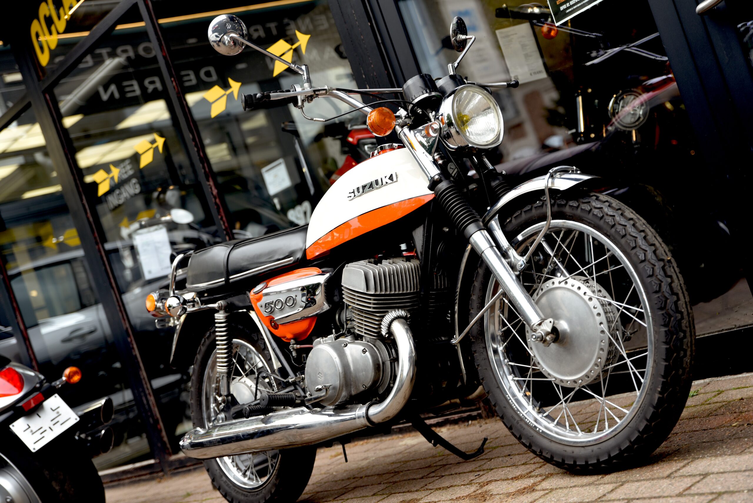 SUZUKI T500 – Image 5