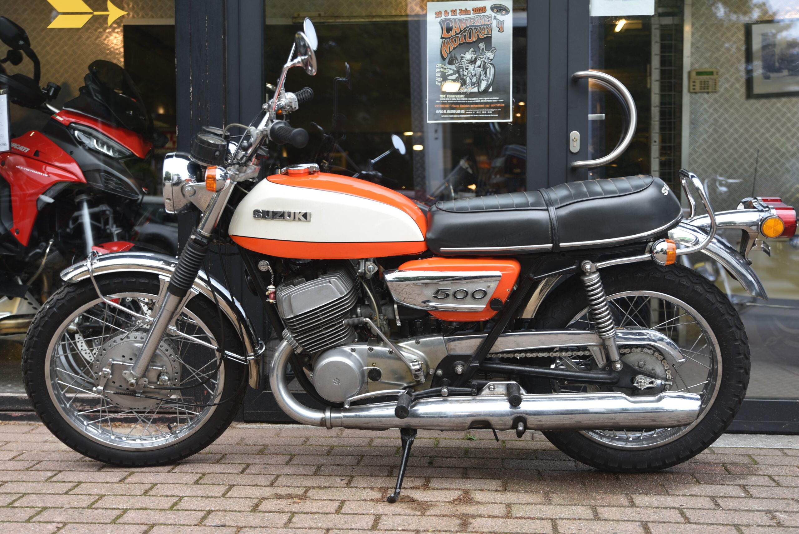 SUZUKI T500 – Image 8