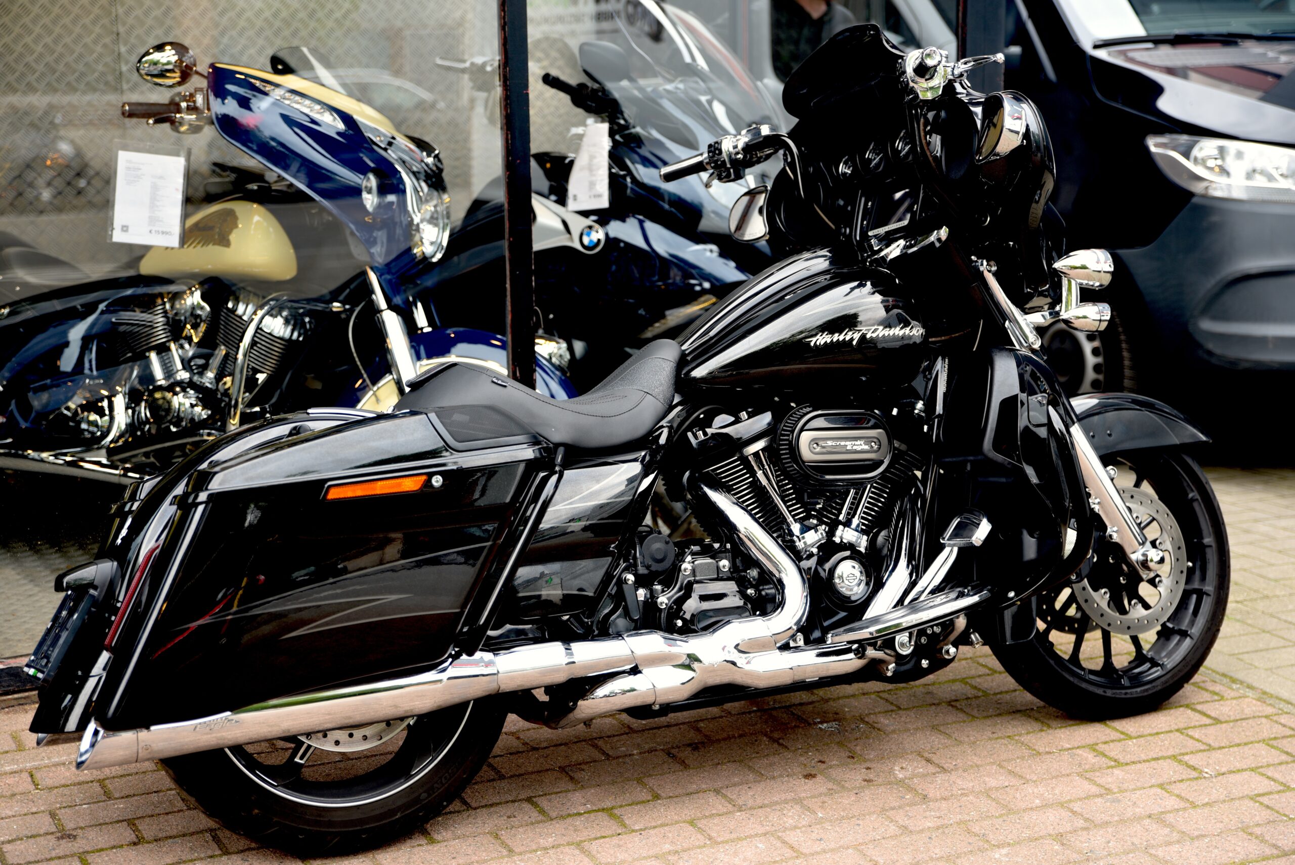 HARLEY DAVIDSON STREET GLIDE CVO – Image 3