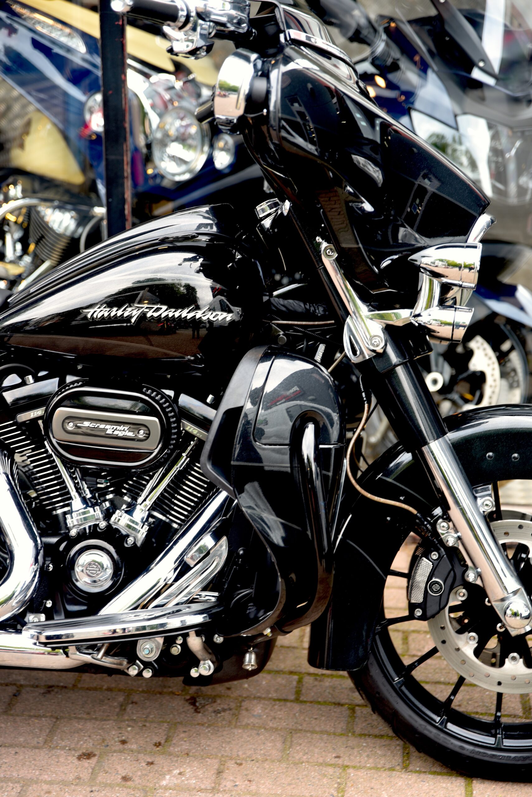 HARLEY DAVIDSON STREET GLIDE CVO – Image 4