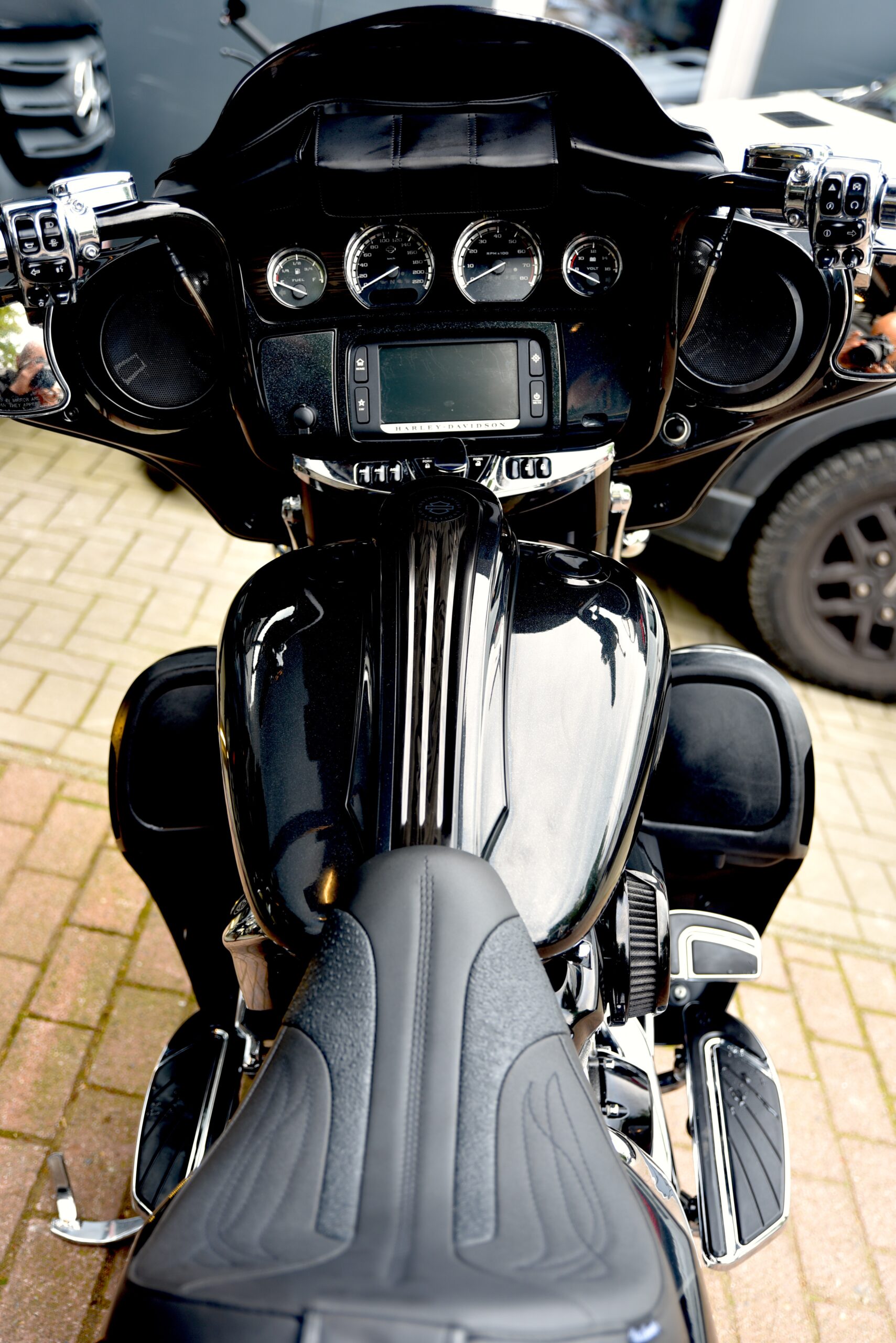 HARLEY DAVIDSON STREET GLIDE CVO – Image 6